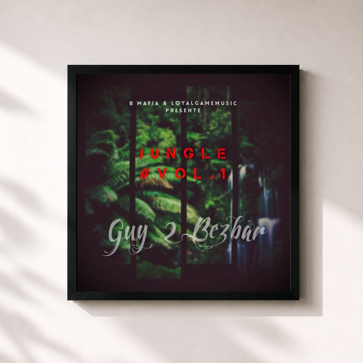 #noir Tableau carré de l'album Jungle, vol. 1 de Guy2bezbar, cadre noir 32x32 cm