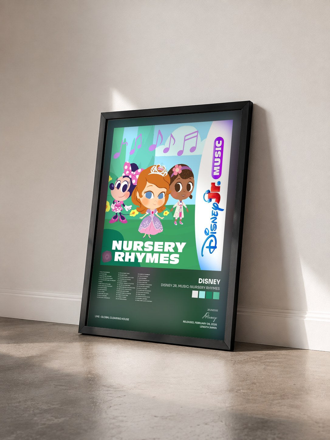 #noir Tableau de l'album Disney Jr. Music: Nursery Rhymes de Disney vu de trois quarts, cadre noir