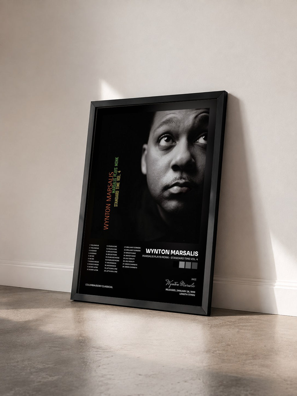 #noir Tableau de l'album Marsalis Plays Monk - Standard Time Vol. 4 de Wynton Marsalis vu de trois quarts, cadre noir