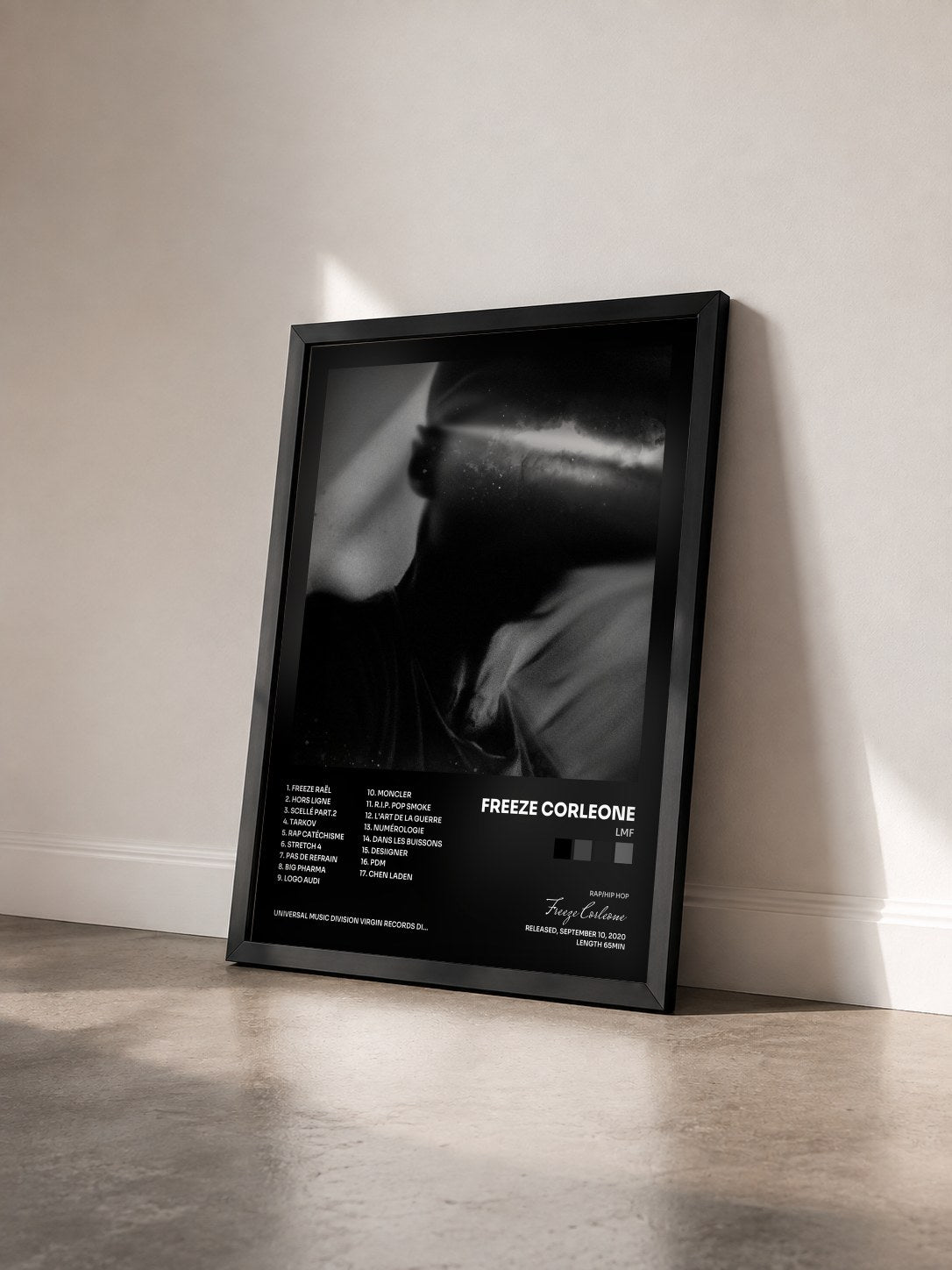 #noir Tableau de l'album LMF de Freeze Corleone vu de trois quarts, cadre noir