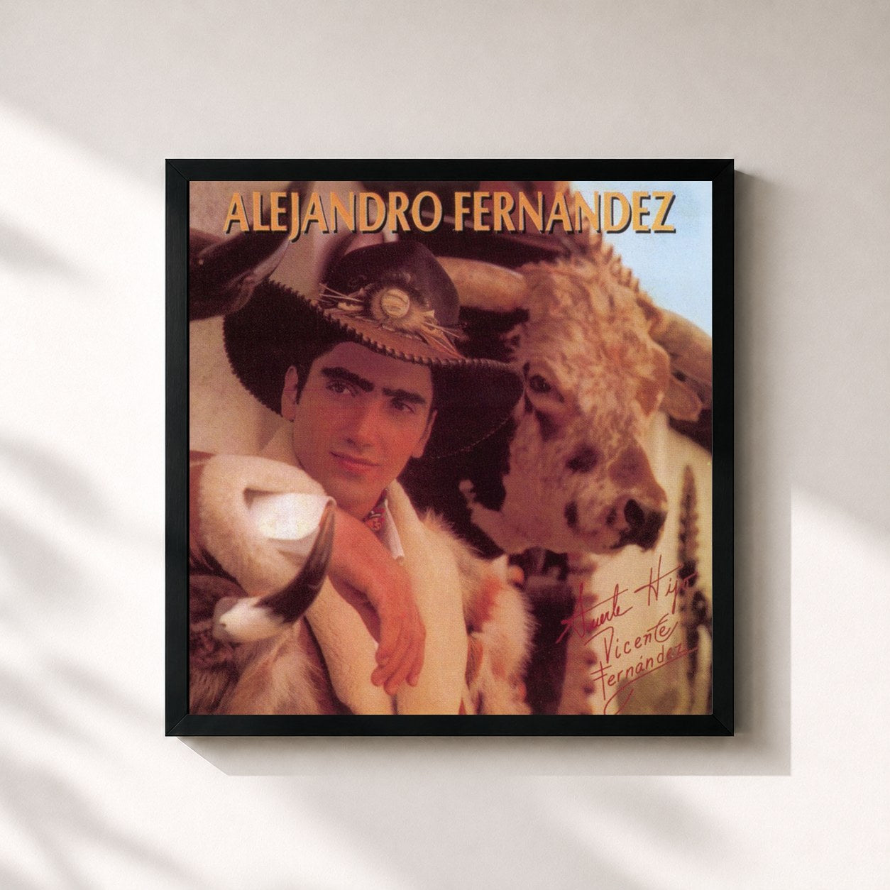 #noir Tableau carré de l'album ALEJANDRO FERNANDEZ de Alejandro Fernández, cadre noir 32x32 cm