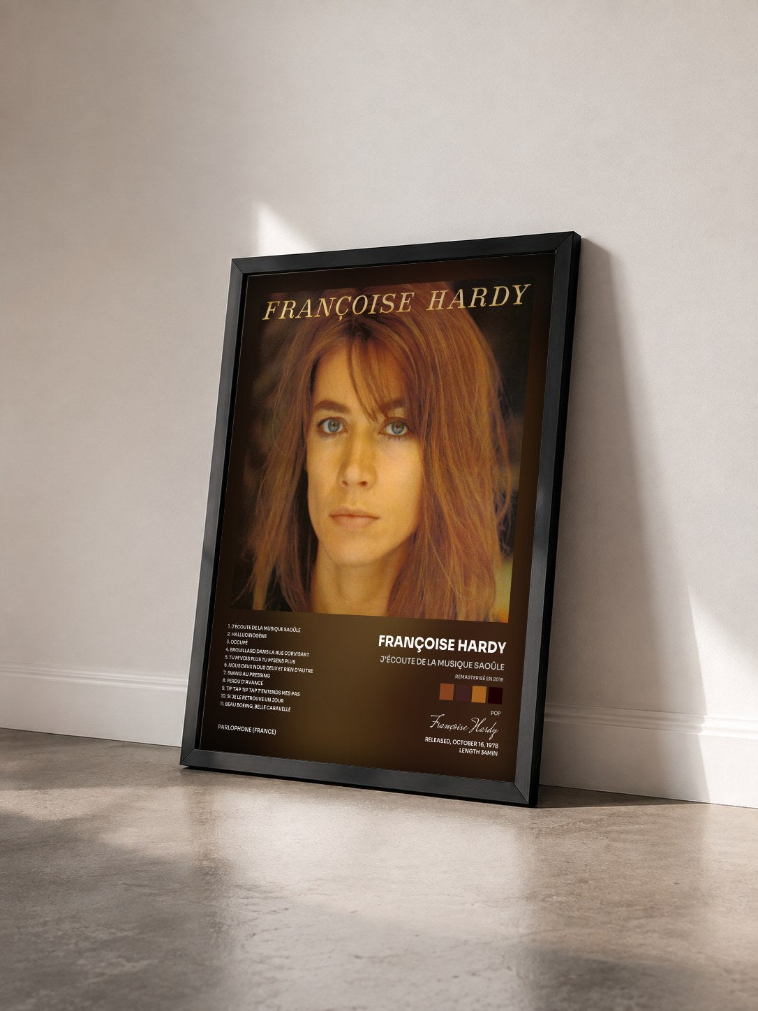 #noir J'écoute von la musique saoûle (Remasterisé en 2016) de Françoise Hardy als gerahmter Kunstdruck von schräg gesehen, schwarzer Rahmen