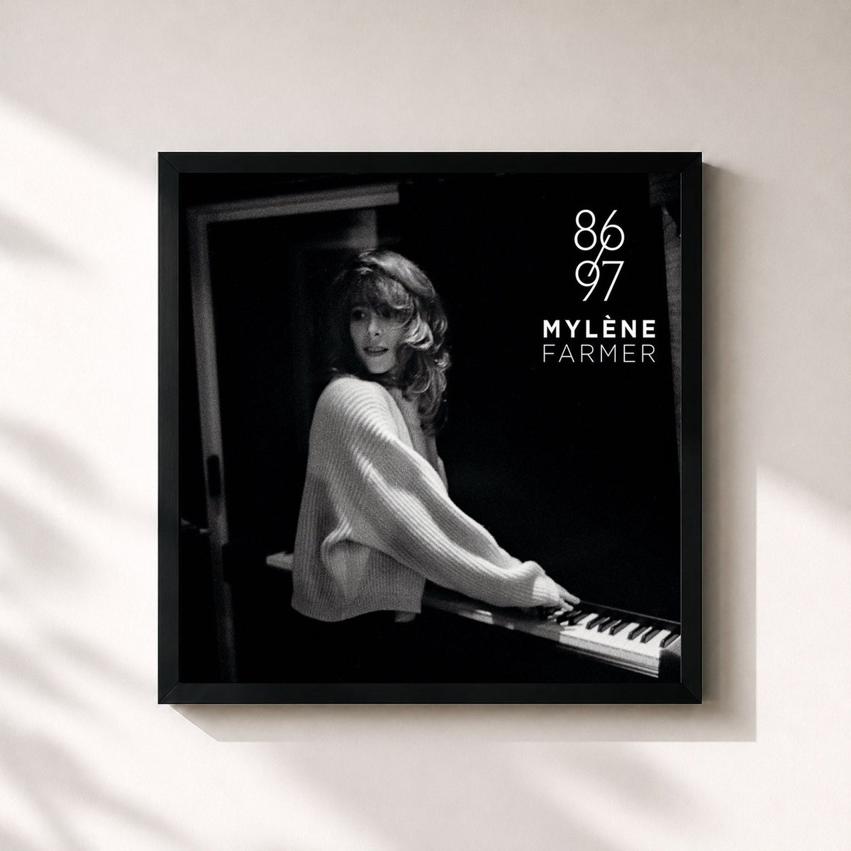 #noir Tableau carré de l'album 86/97 de Mylène Farmer, cadre noir 32x32 cm
