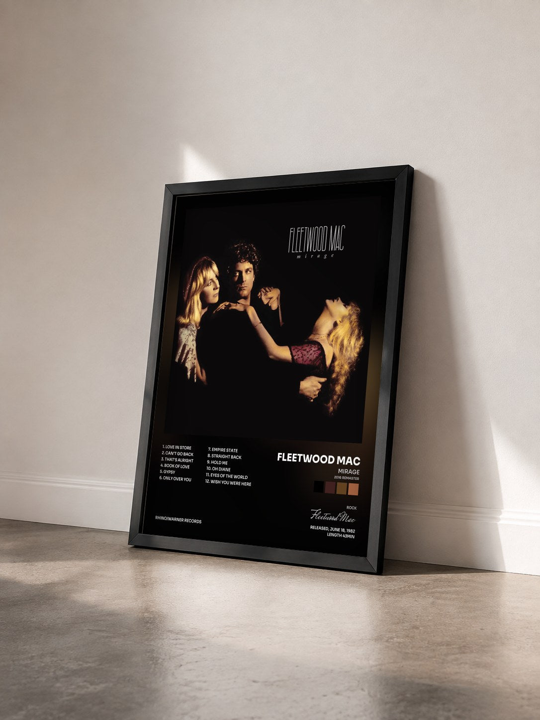 #noir Mirage (2016 Remaster) von Fleetwood Mac als gerahmter Kunstdruck von schräg gesehen, schwarzer Rahmen
