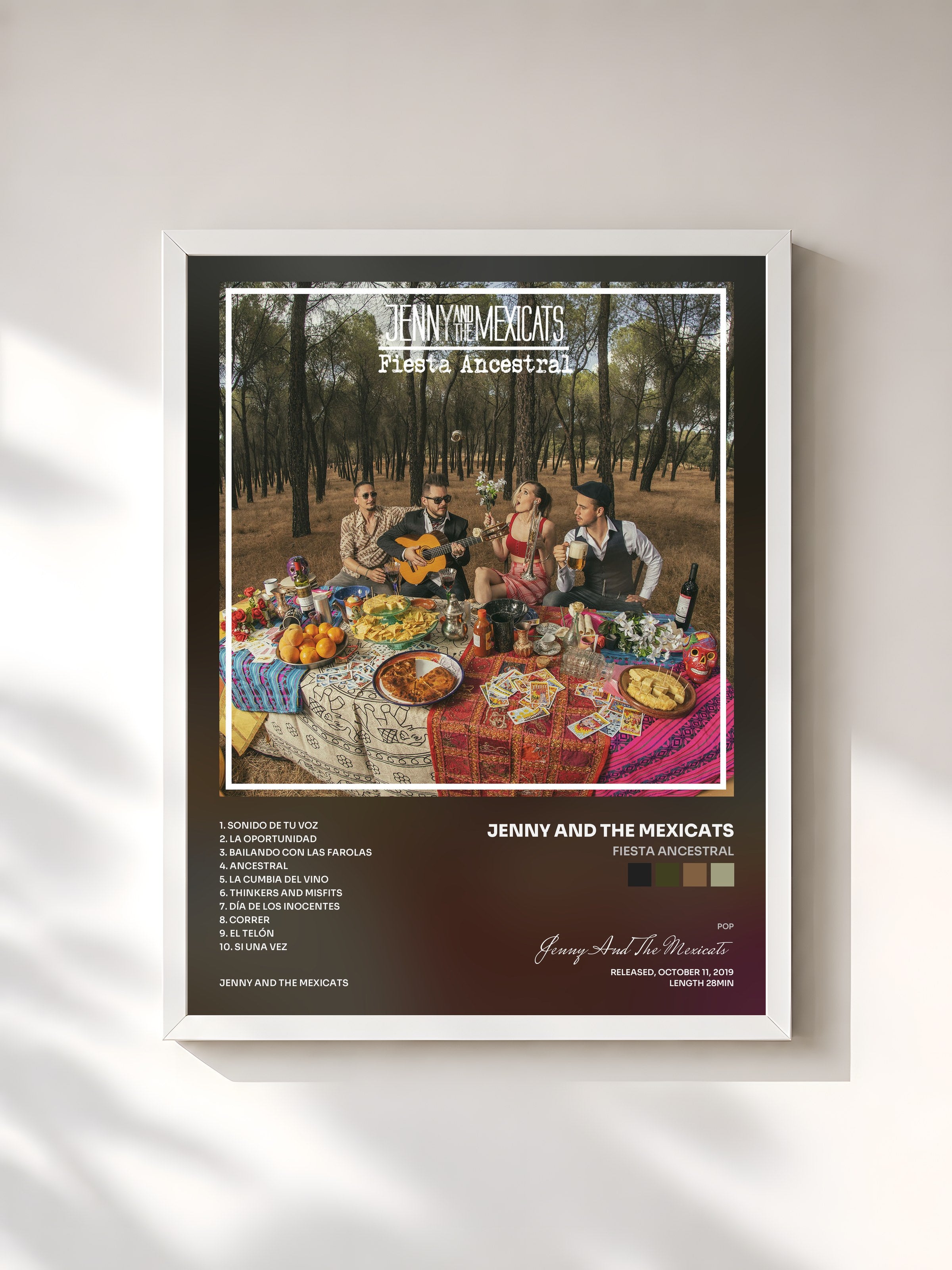 #blanc Tableau de l'album Fiesta Ancestral de Jenny And The Mexicats, cadre blanc, imprimé et encadré en France