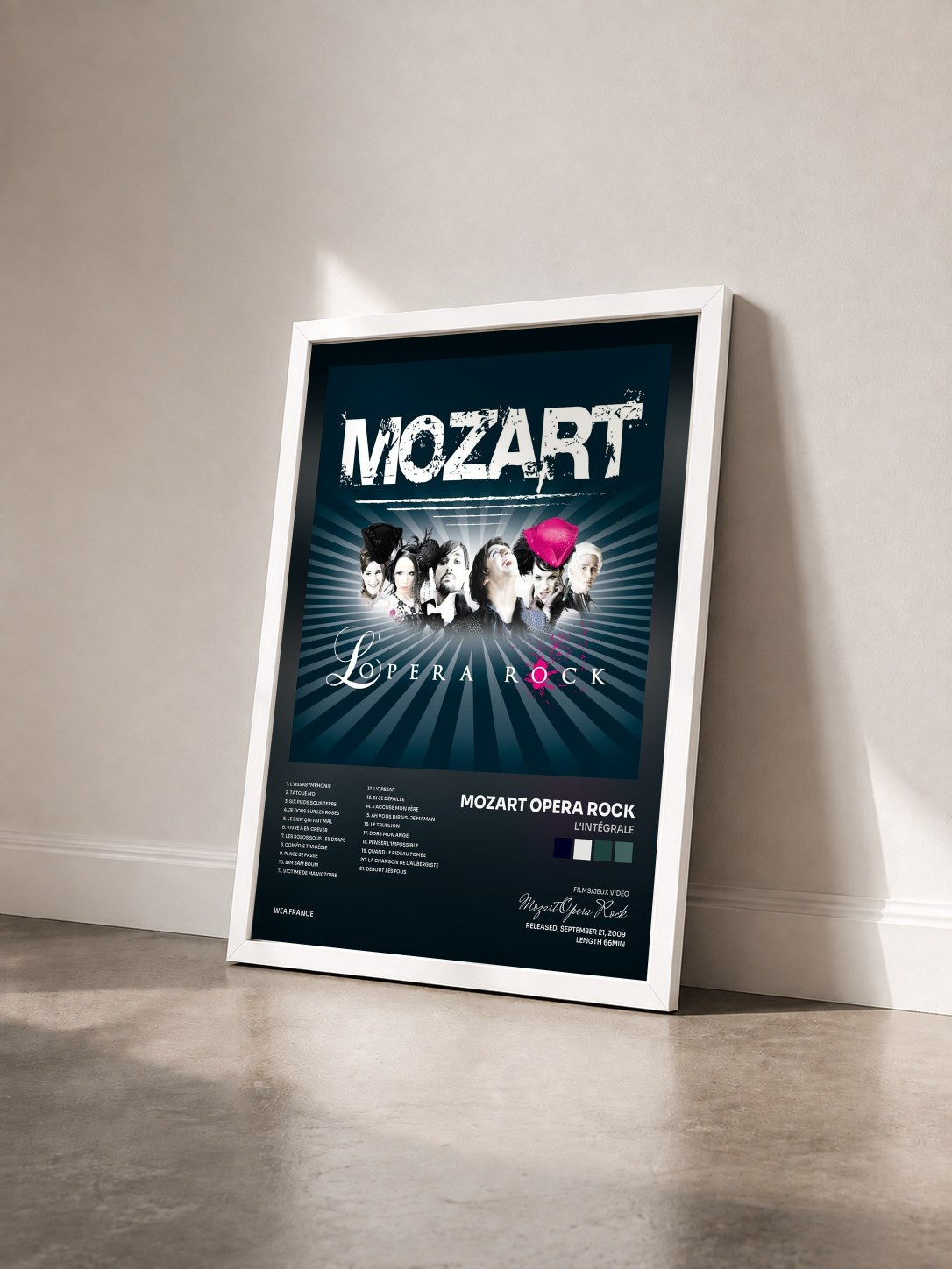 #blanc Tableau de l'album L'Intégrale de Mozart Opera Rock vu de trois quarts, cadre blanc