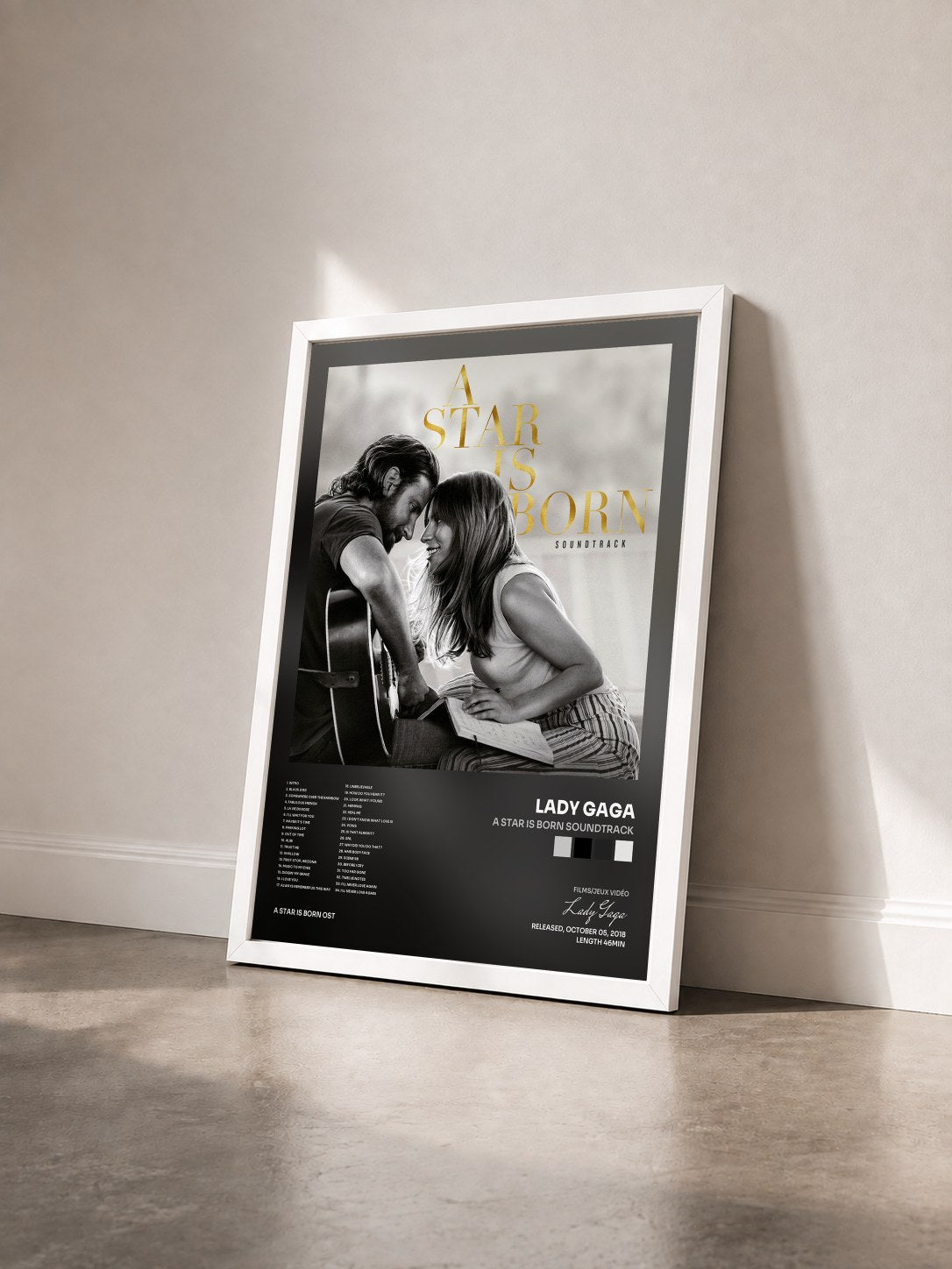 #blanc A Star Is Born Soundtrack di Lady Gaga in stampa incorniciata vista di tre quarti, cornice bianca