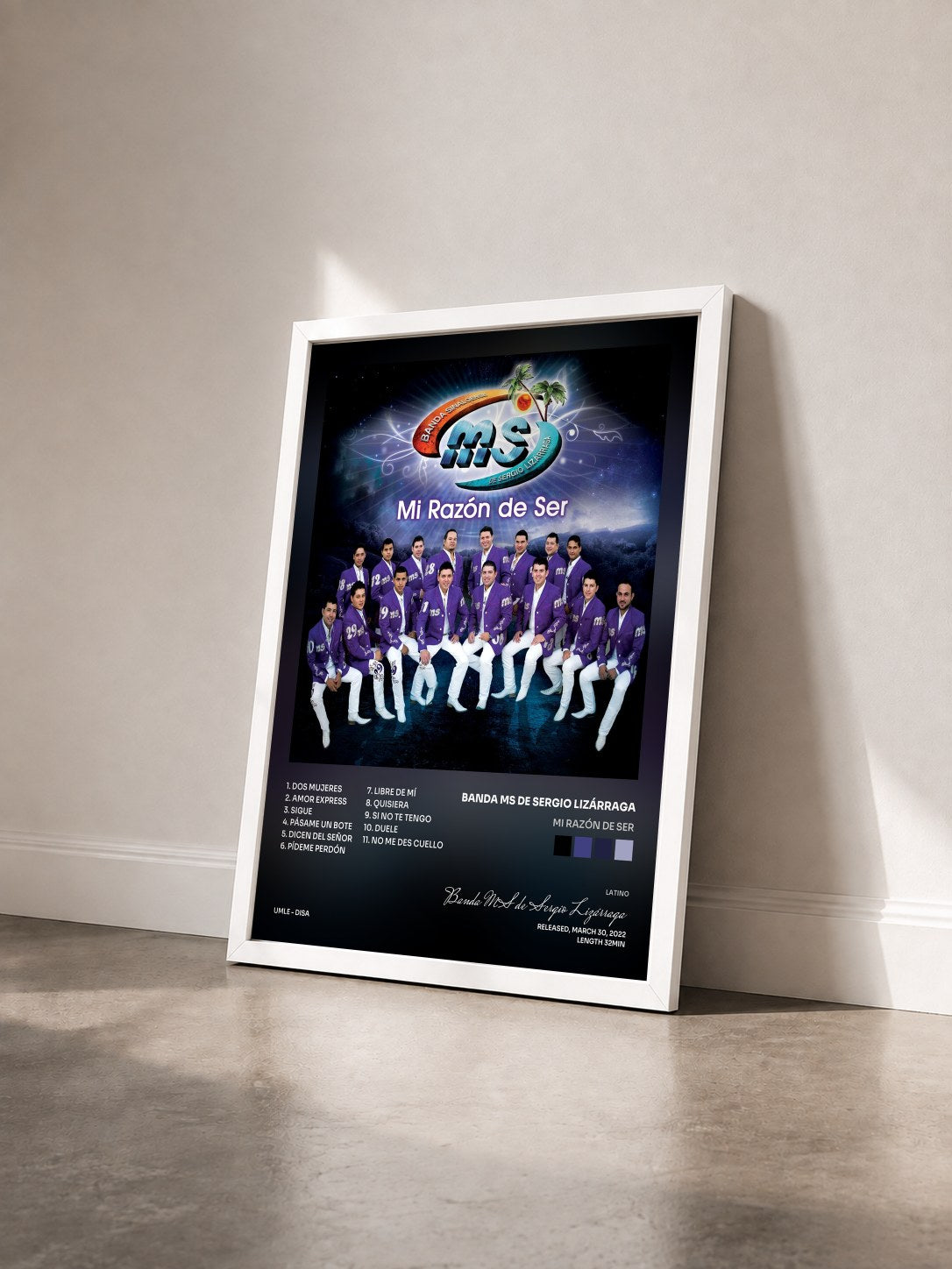 #blanc Tableau de l'album Mi Razón De Ser de Banda MS de Sergio Lizárraga vu de trois quarts, cadre blanc