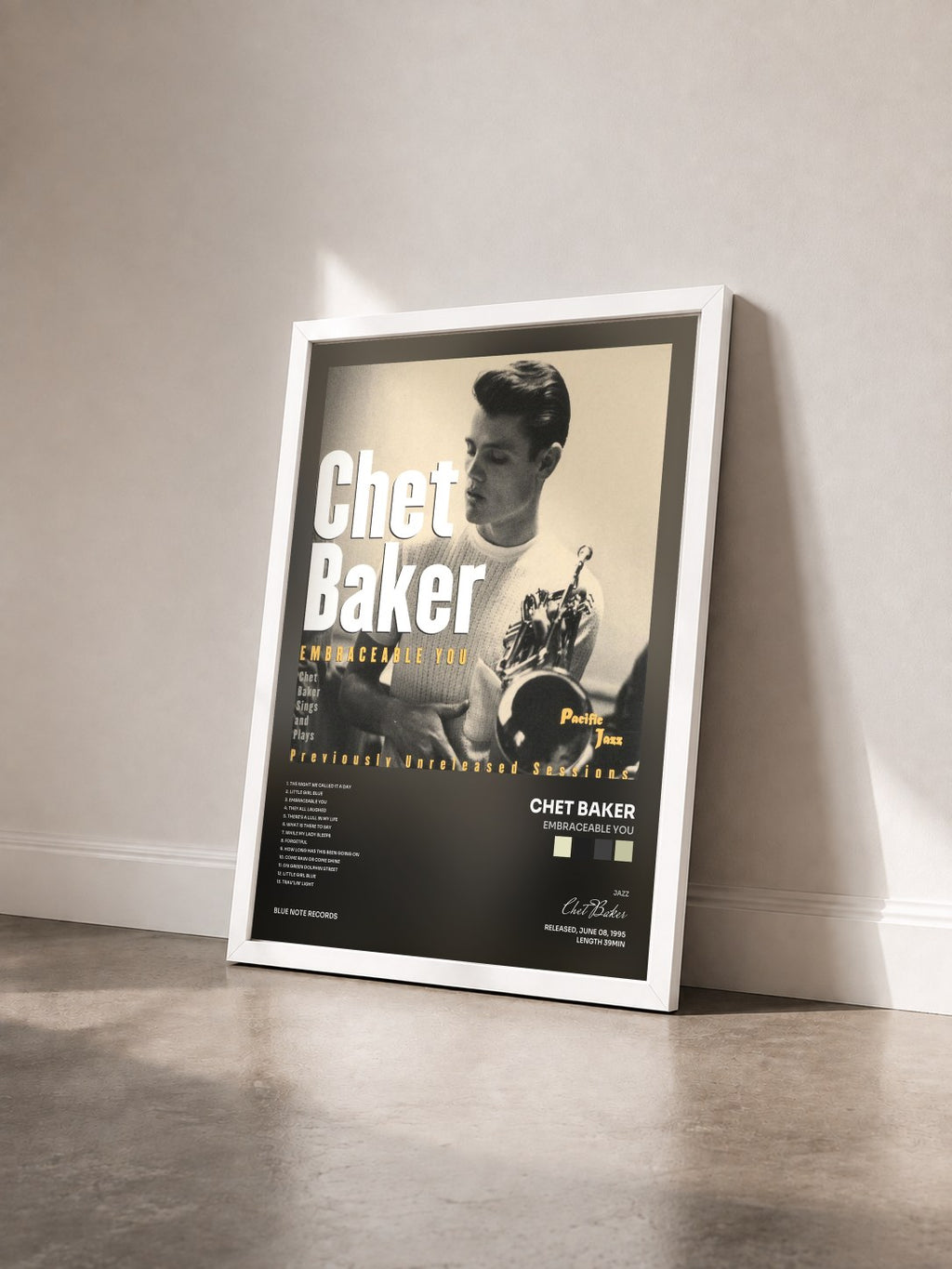 #blanc Tableau de l'album Embraceable You de Chet Baker vu de trois quarts, cadre blanc
