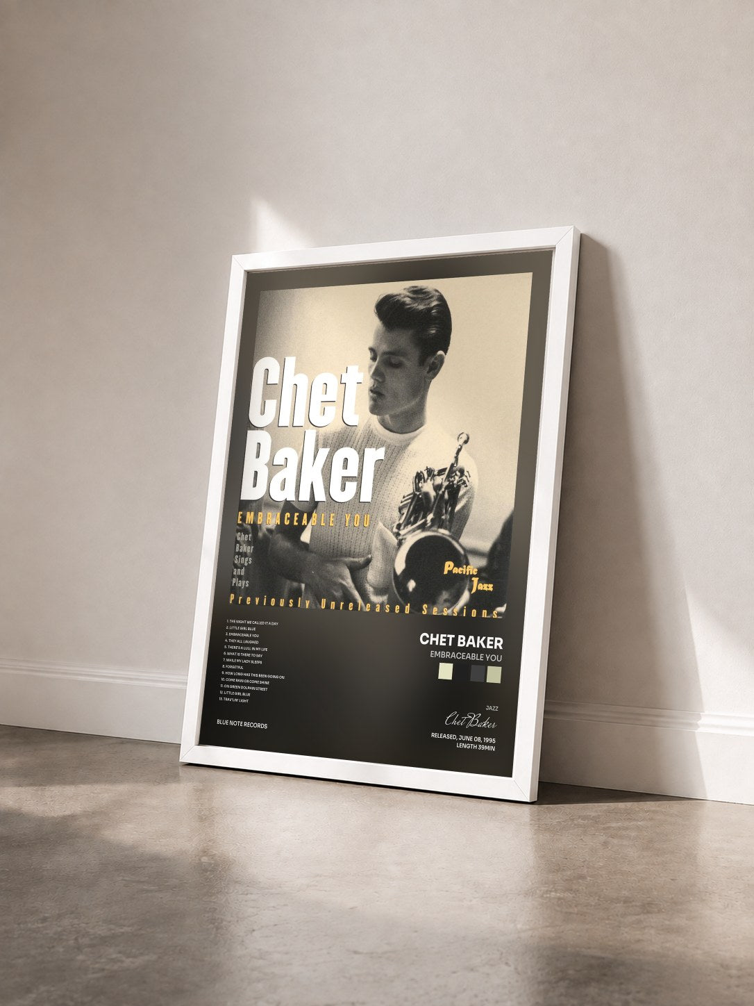 #blanc Tableau de l'album Embraceable You de Chet Baker vu de trois quarts, cadre blanc