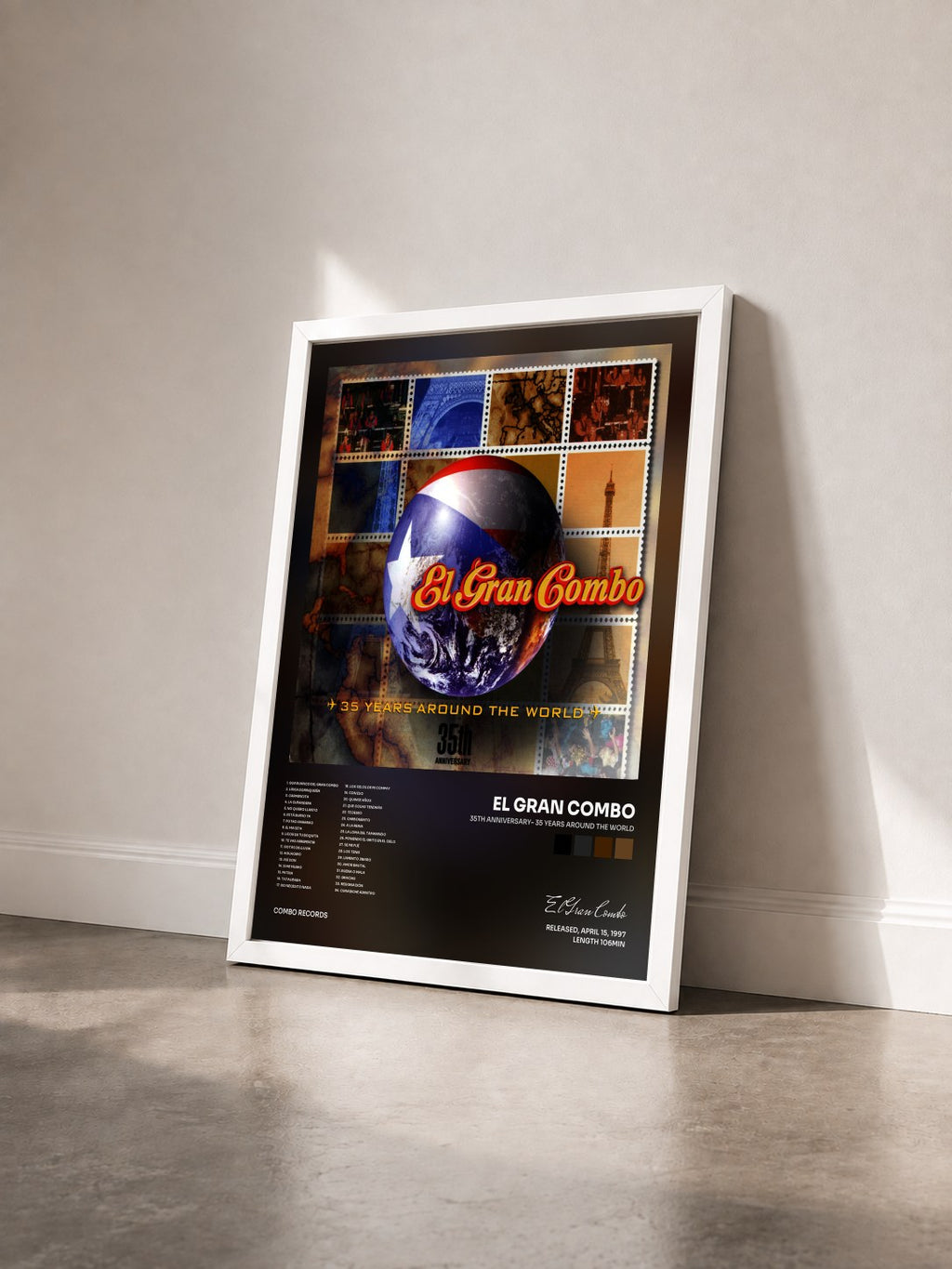 #blanc 35th Anniversary- 35 Years Around the World von El Gran Combo als gerahmter Kunstdruck von schräg gesehen, weißer Rahmen