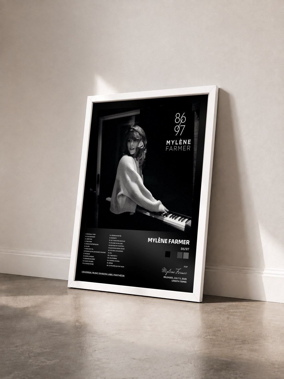 #blanc Tableau de l'album 86/97 de Mylène Farmer vu de trois quarts, cadre blanc