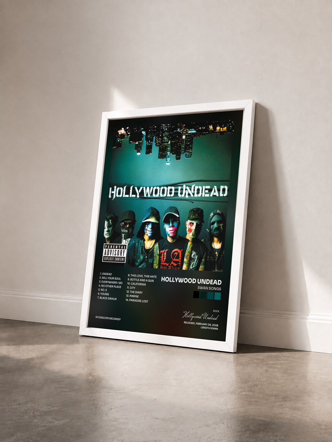 #blanc Tableau de l'album Swan Songs de Hollywood Undead vu de trois quarts, cadre blanc