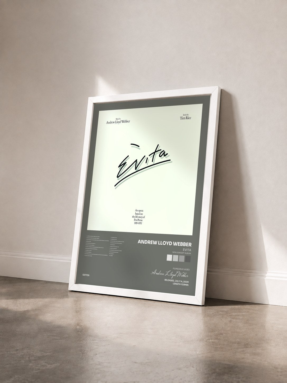 #blanc Tableau de l'album Evita (1976 Concept Album) de Andrew Lloyd Webber vu de trois quarts, cadre blanc