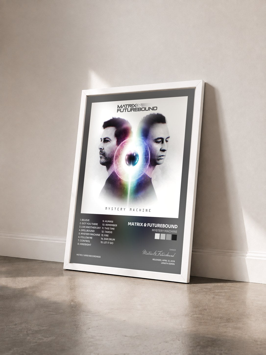 #blanc Tableau de l'album Mystery Machine de Matrix & Futurebound vu de trois quarts, cadre blanc