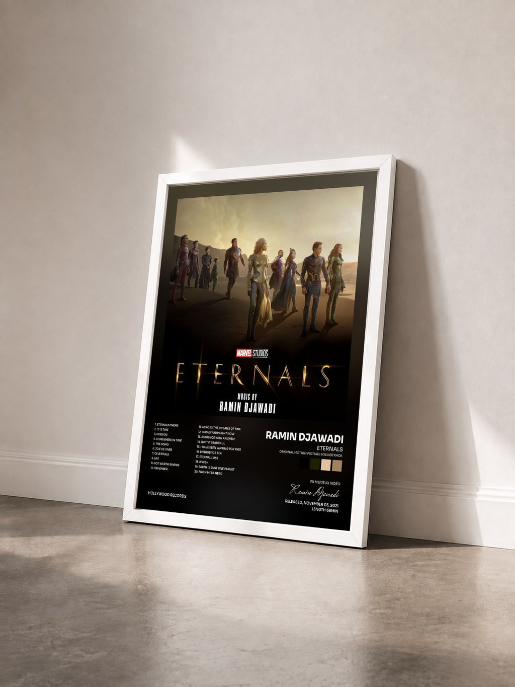 #blanc Tableau de l'album Eternals (Original Motion Picture Soundtrack) de Ramin Djawadi vu de trois quarts, cadre blanc