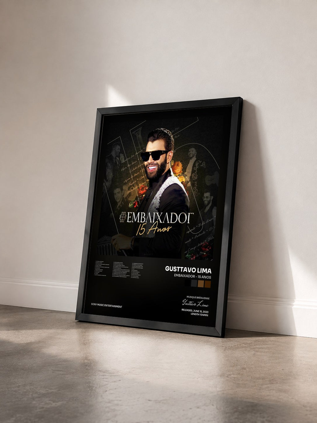 #noir Tableau de l'album Embaixador - 15 Anos de Gusttavo Lima vu de trois quarts, cadre noir