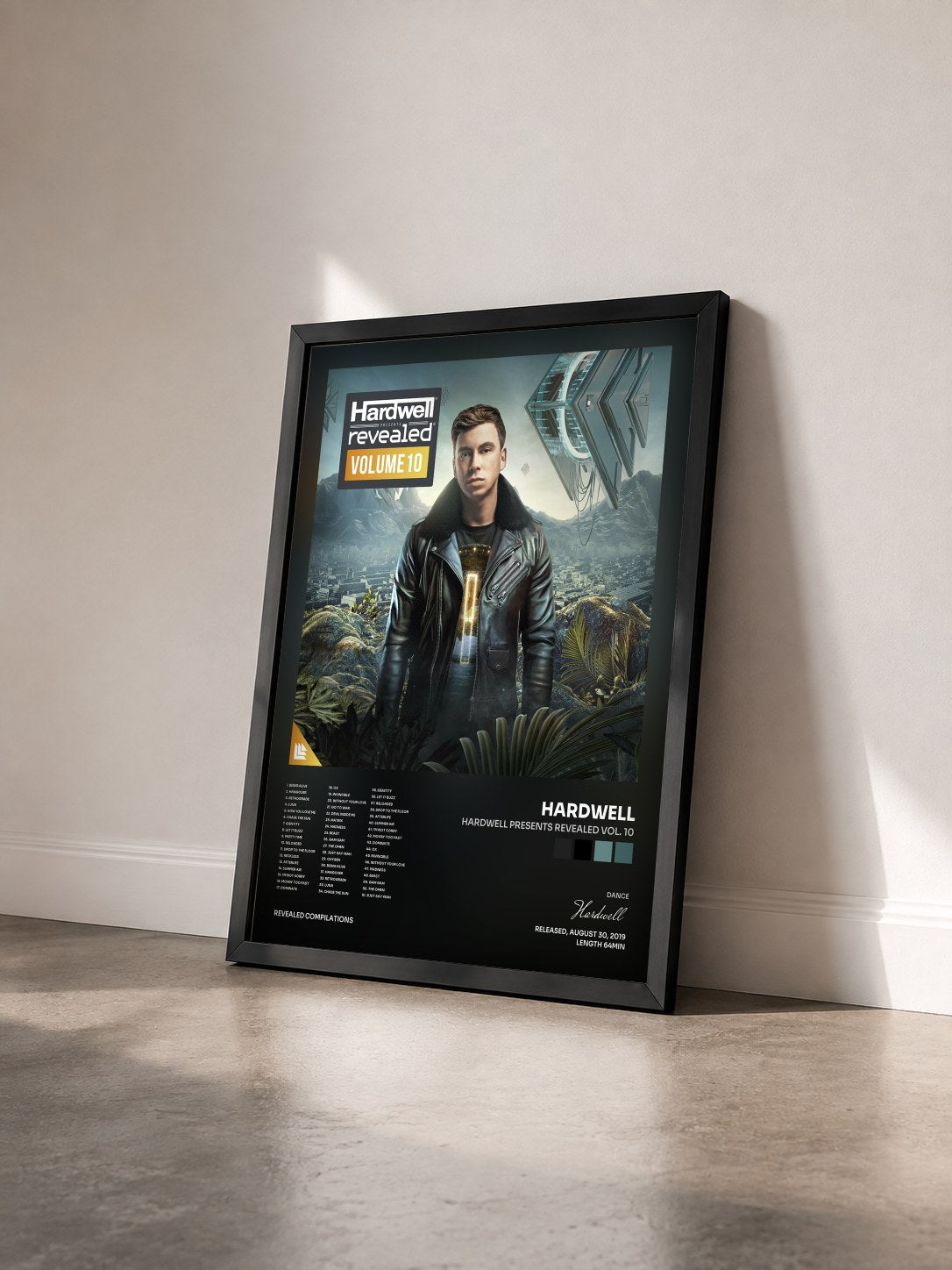#noir Hardwell presents Revealed Vol. 10 di Hardwell in stampa incorniciata vista di tre quarti, cornice nera