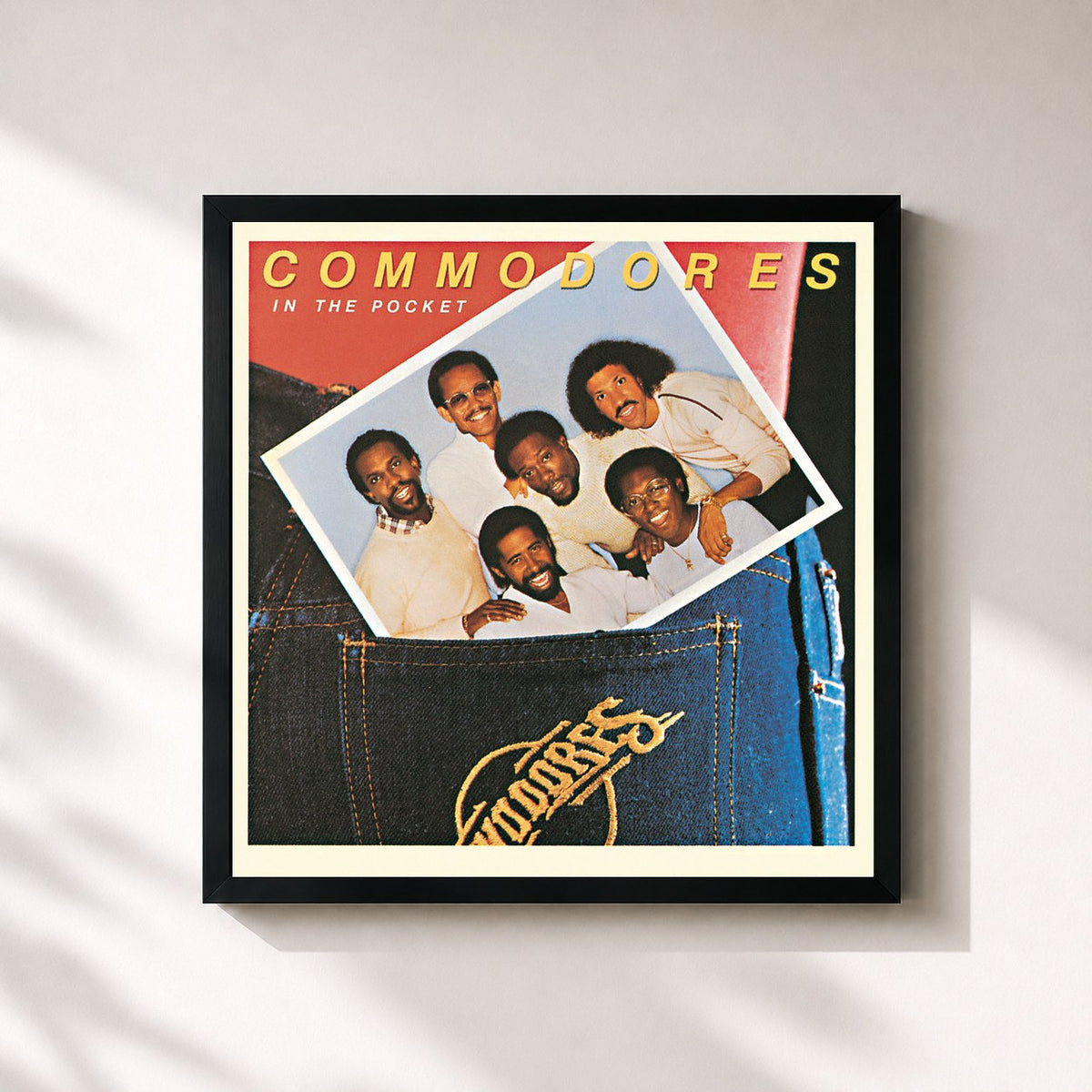 #noir Tableau carré de l'album In The Pocket de Commodores, cadre noir 32x32 cm