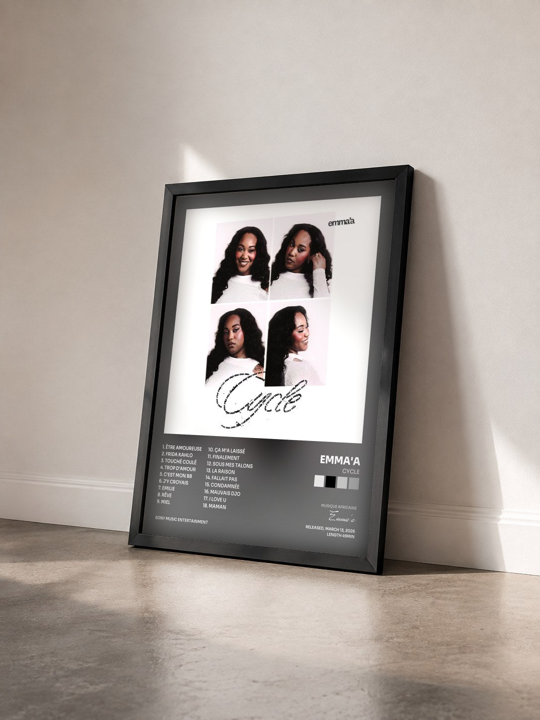 #noir Tableau de l'album CYCLE de Emma'a vu de trois quarts, cadre noir