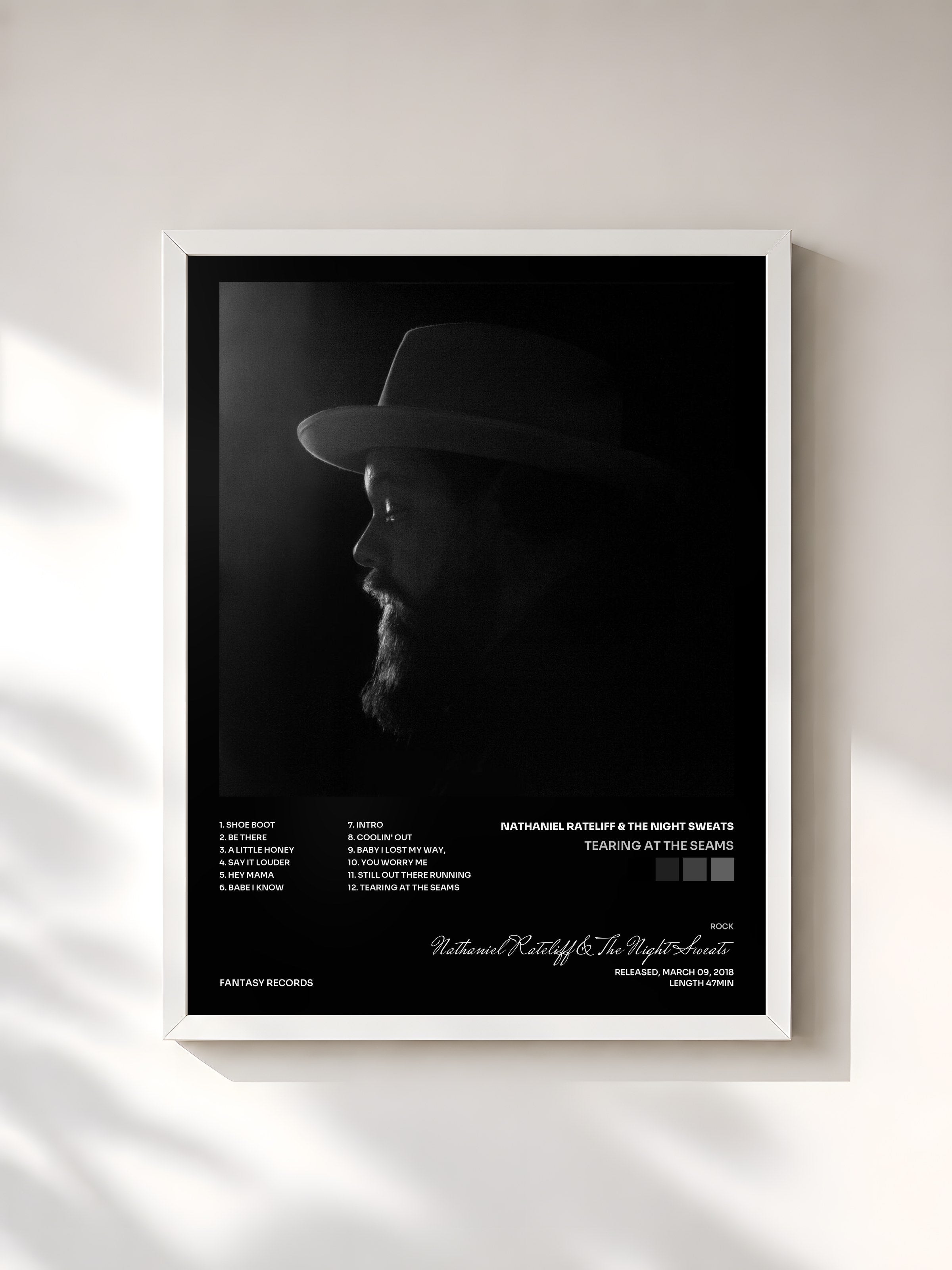 #blanc Tableau de l'album Tearing at the Seams de Nathaniel Rateliff & The Night Sweats, cadre blanc, imprimé et encadré en France