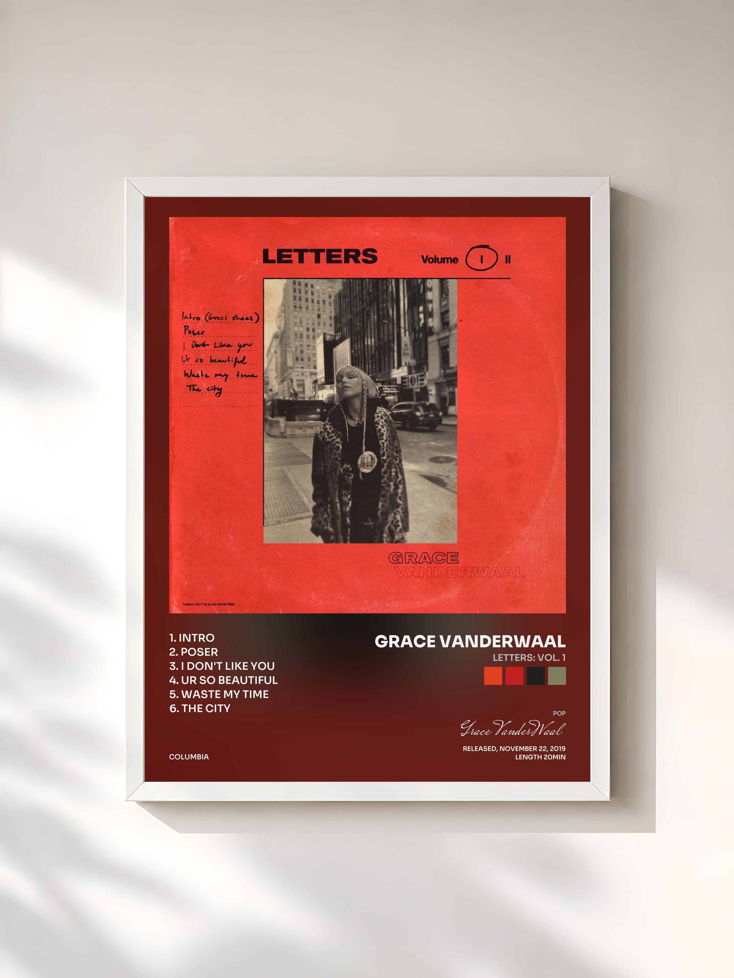 #blanc Tableau de l'album LETTERS: VOL. 1 de Grace VanderWaal, cadre blanc, imprimé et encadré en France