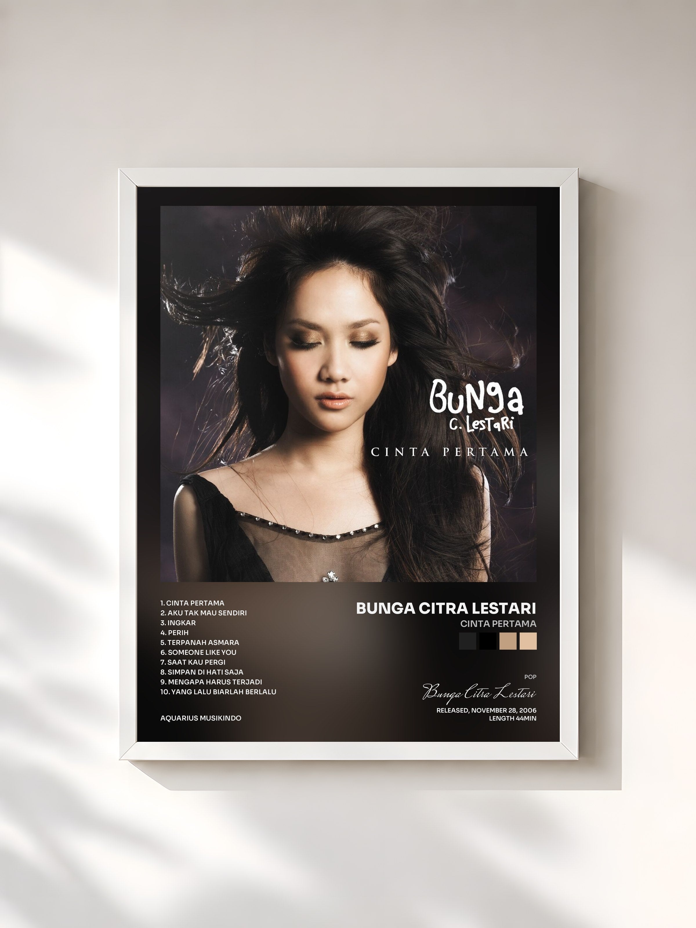 #blanc Tableau de l'album Cinta Pertama de Bunga Citra Lestari, cadre blanc, imprimé et encadré en France