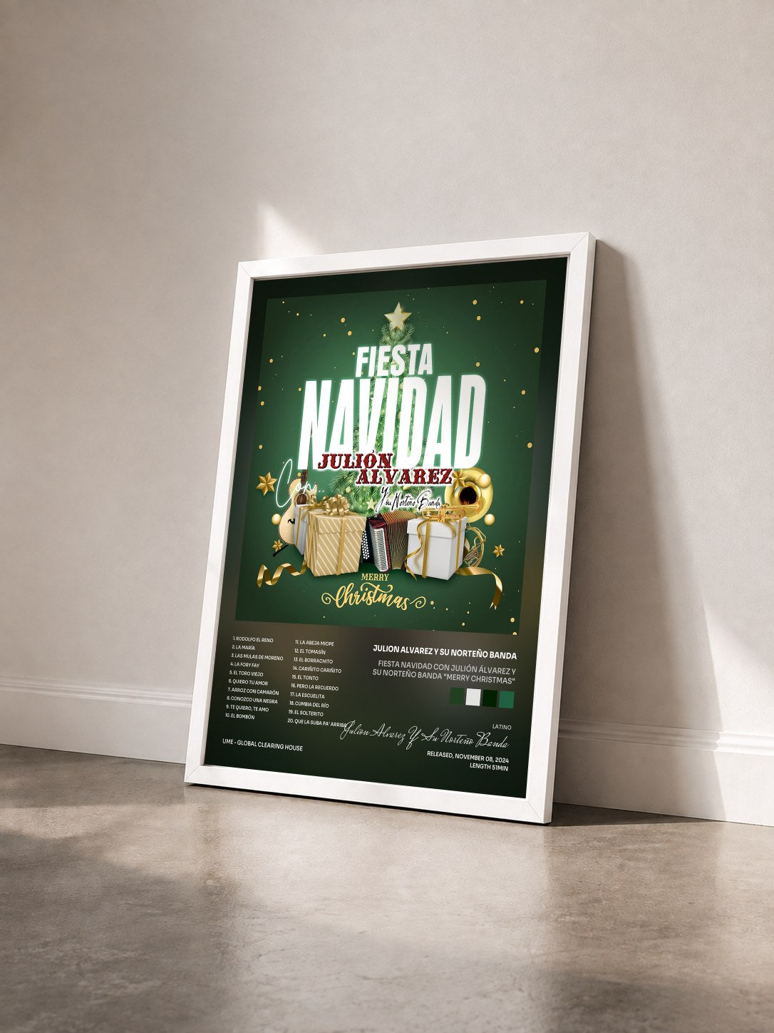 #blanc Tableau de l'album Fiesta Navidad Con Julión Álvarez Y Su Norteño Banda "Merry Christmas" de Julion Alvarez Y Su Norteño Banda vu de trois quarts, cadre blanc