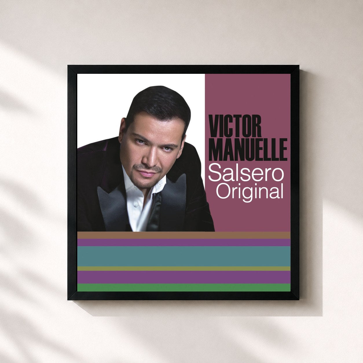 #noir Tableau carré de l'album Sonero de la Juventud... Salsero Original de Victor Manuelle, cadre noir 32x32 cm