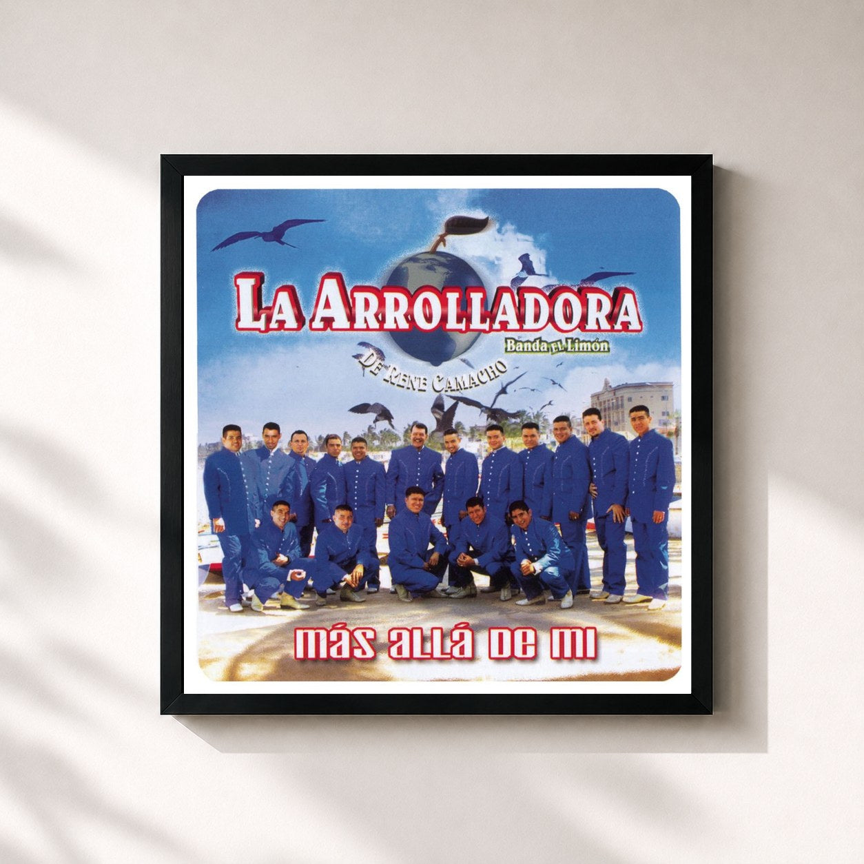 #noir Tableau carré de l'album Más Allá De Mí de La Arrolladora Banda El Limón De Rene Camacho, cadre noir 32x32 cm