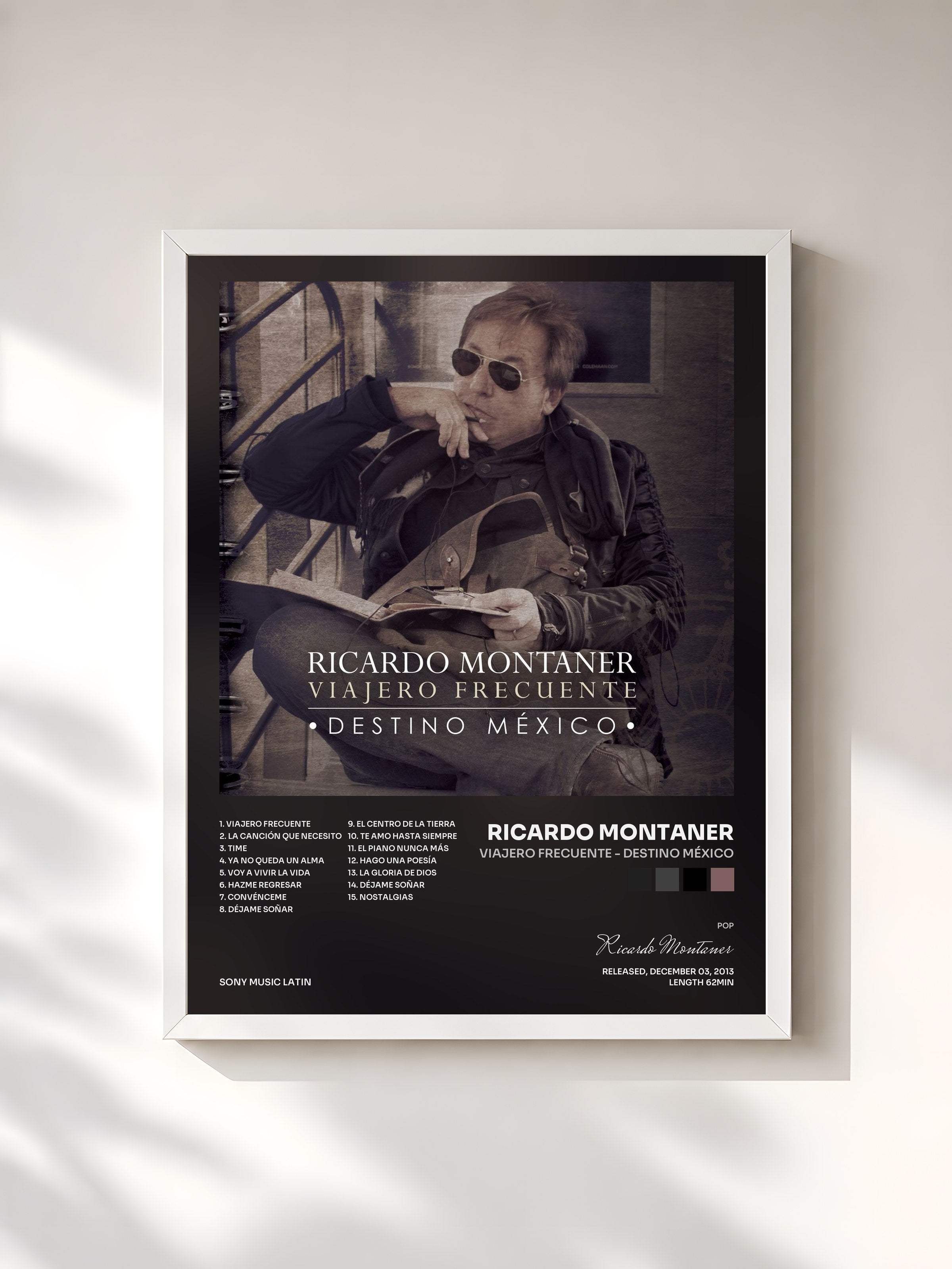 #blanc Tableau de l'album Viajero Frecuente - Destino México de Ricardo Montaner, cadre blanc, imprimé et encadré en France