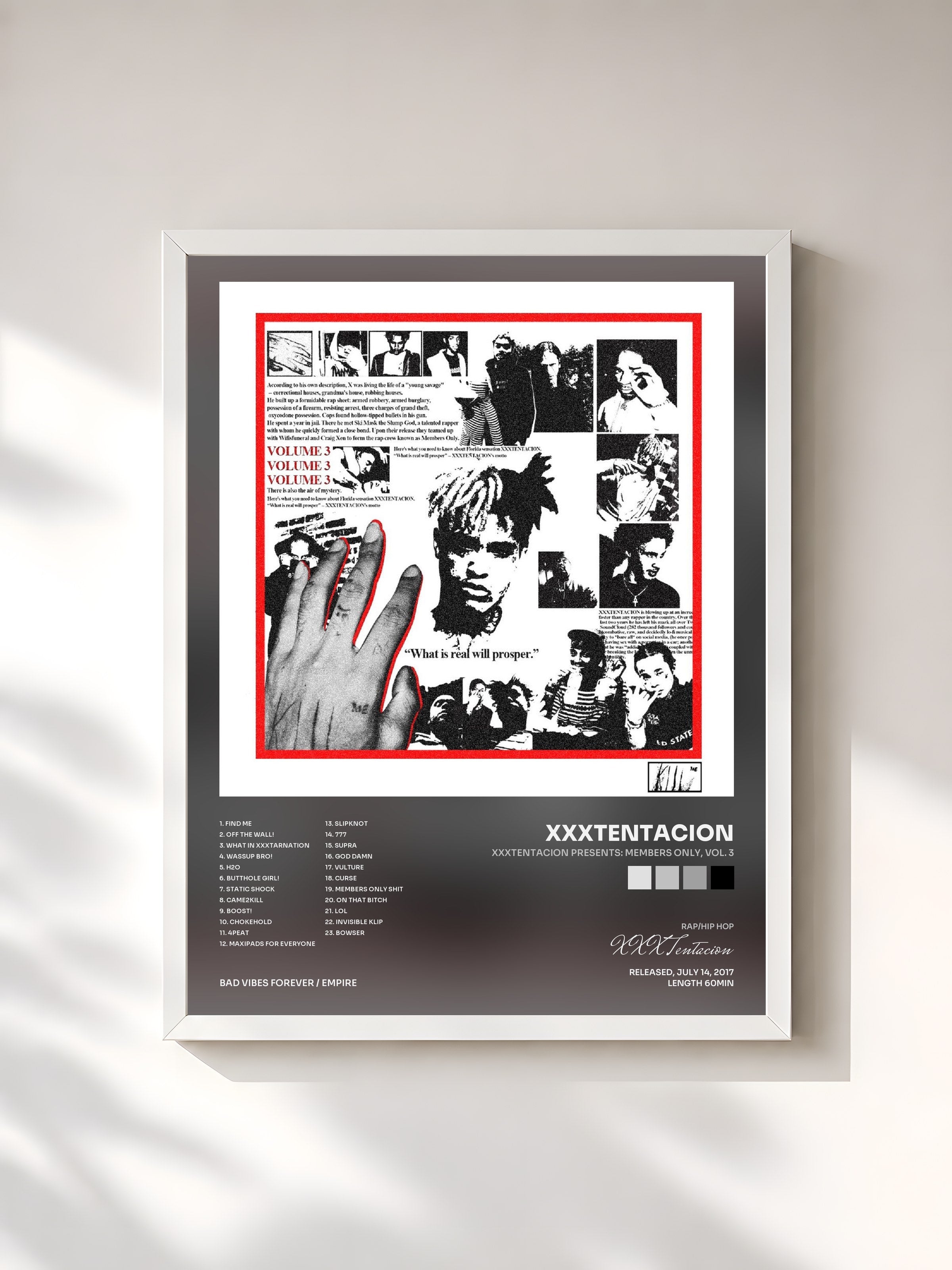 #blanc XXXTENTACION Presents: Members Only, Vol. 3 de XXXTentacion en lámina enmarcada, marco blanco, impresa y enmarcada en Francia