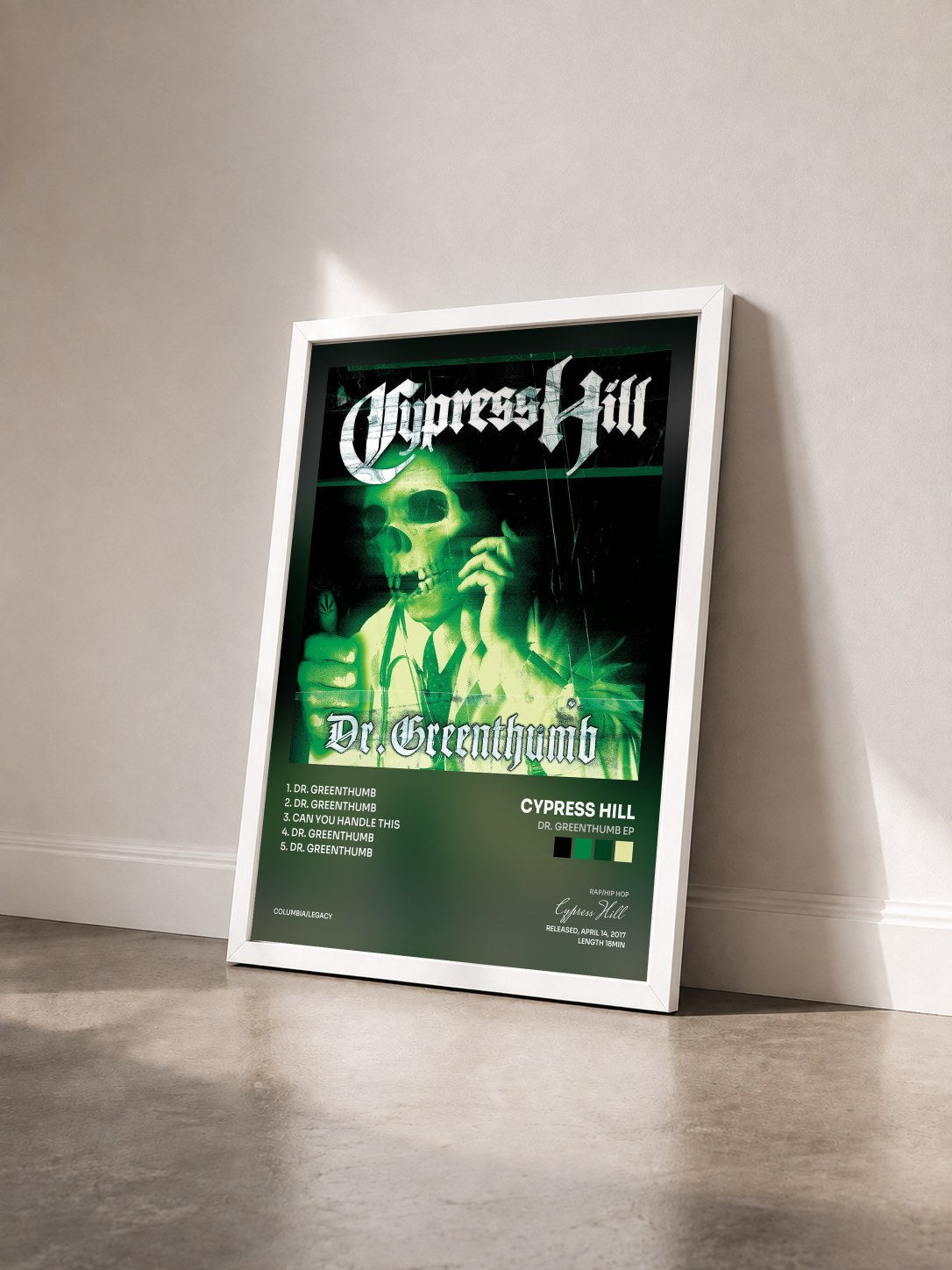 #blanc Dr. Greenthumb EP di Cypress Hill in stampa incorniciata vista di tre quarti, cornice bianca