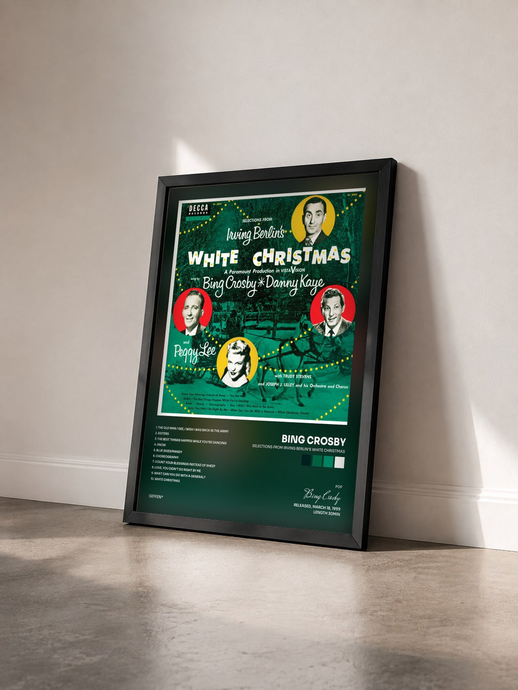 #noir Tableau de l'album Selections From Irving Berlin's White Christmas de Bing Crosby vu de trois quarts, cadre noir