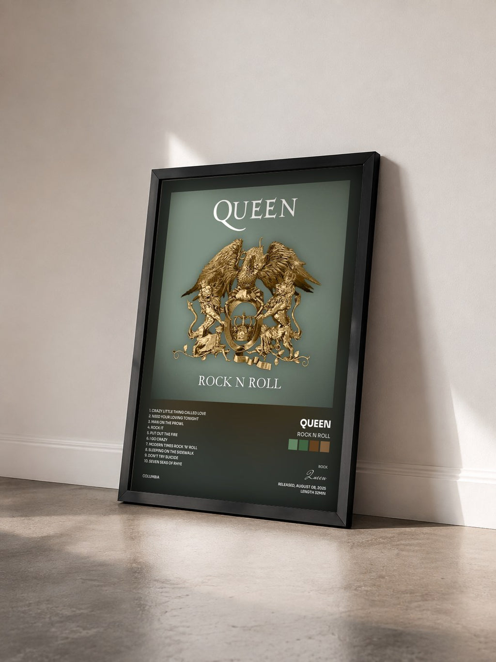 #noir Tableau de l'album Rock N Roll de Queen vu de trois quarts, cadre noir