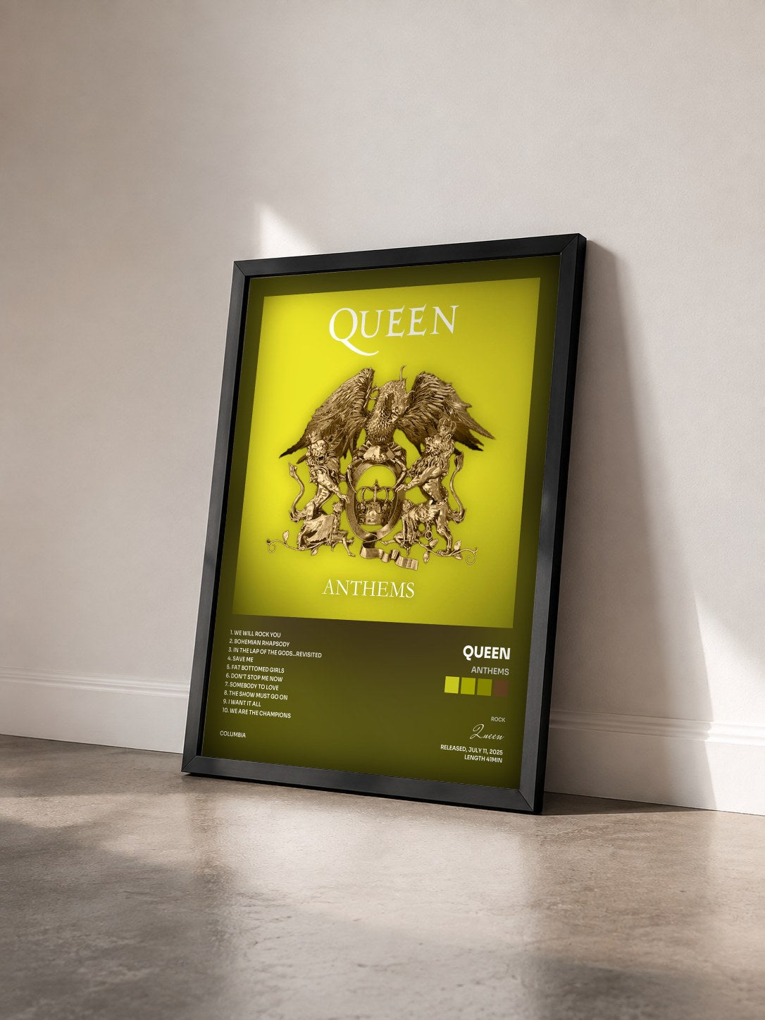 #noir Tableau de l'album Anthems de Queen vu de trois quarts, cadre noir