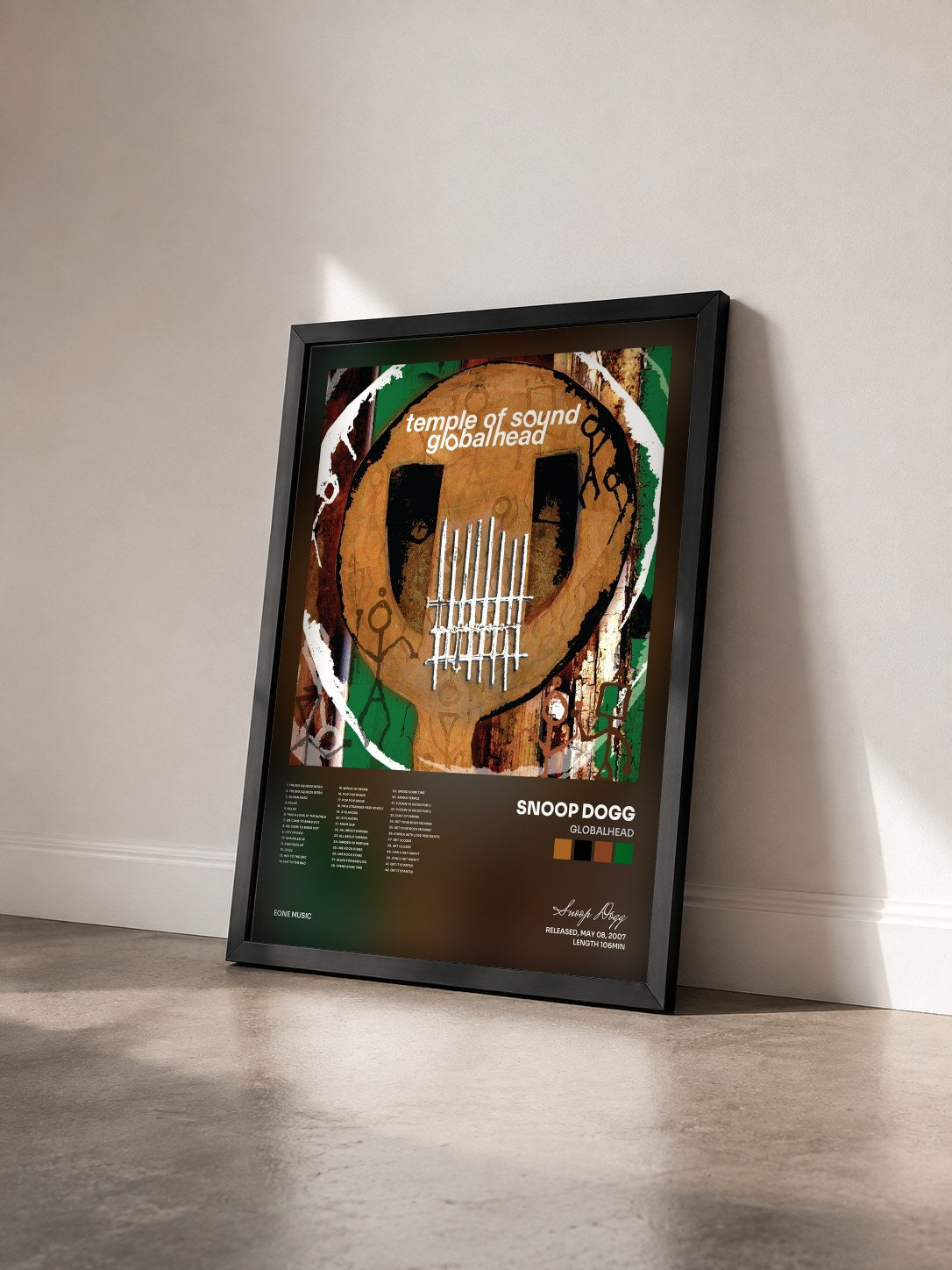 #noir Tableau de l'album Globalhead de Snoop Dogg vu de trois quarts, cadre noir