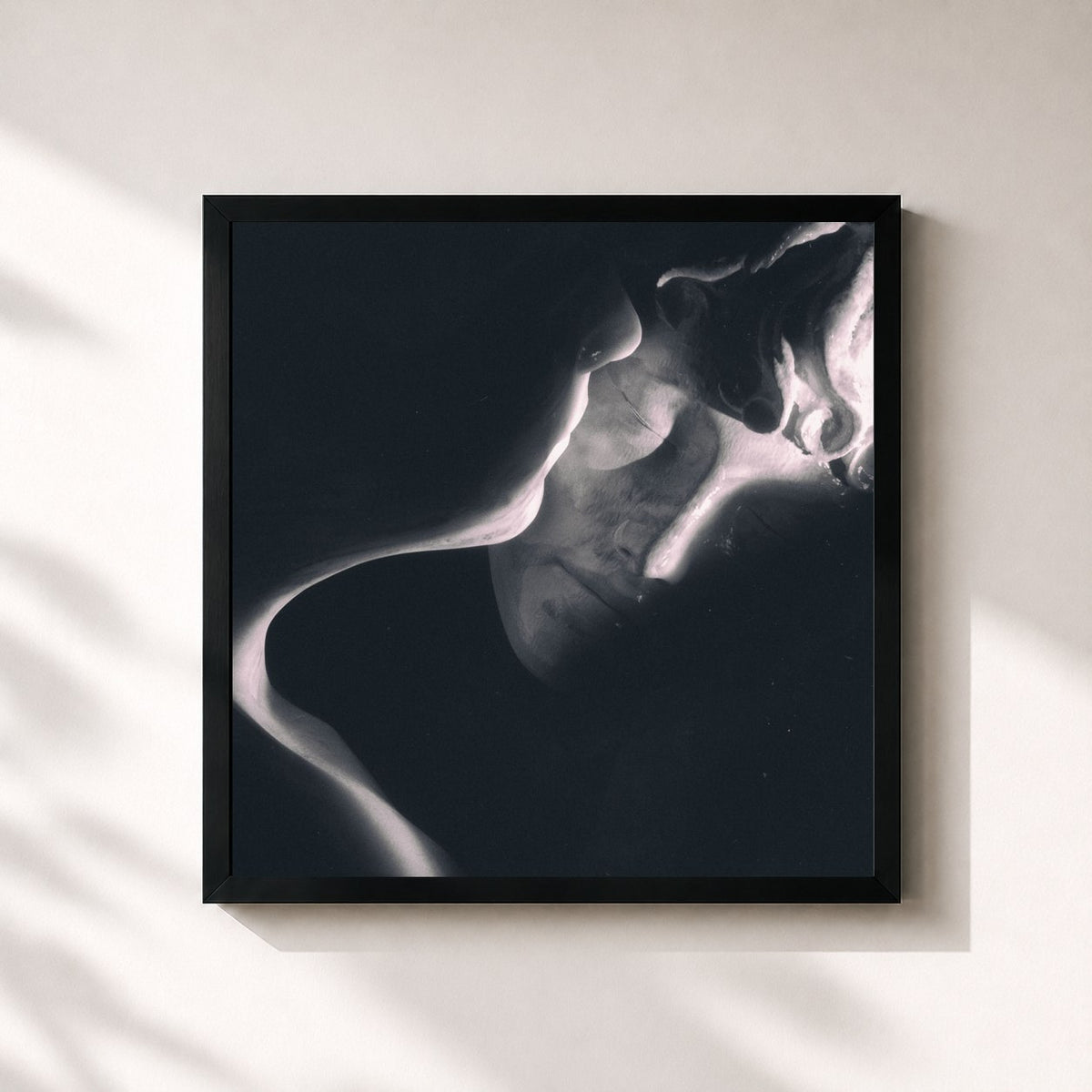 #noir Tableau carré de l'album We Were Young (The Playlist) de Petit Biscuit, cadre noir 32x32 cm