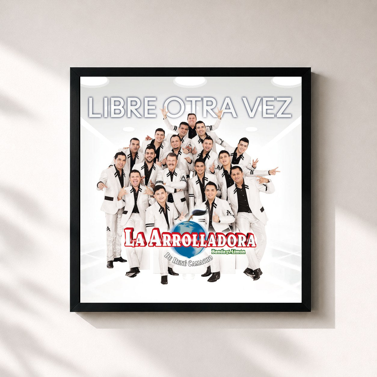 #noir Tableau carré de l'album Libre Otra Vez de La Arrolladora Banda El Limón De Rene Camacho, cadre noir 32x32 cm