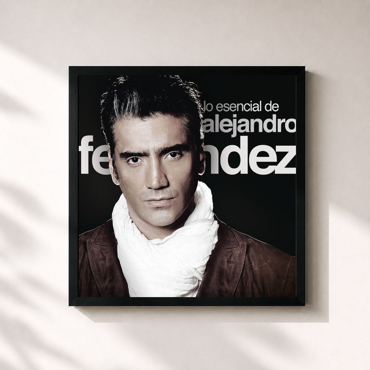 #noir Tableau carré de l'album Lo Esencial De Alejandro Fernández de Alejandro Fernández, cadre noir 32x32 cm
