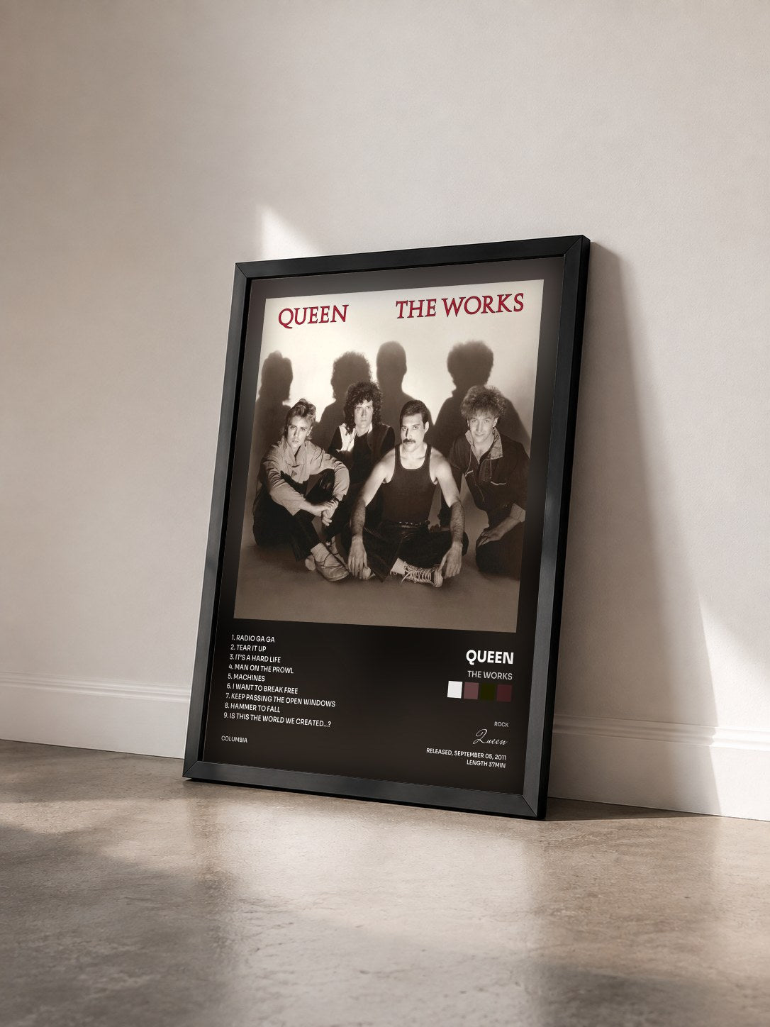 #noir Tableau de l'album The Works de Queen vu de trois quarts, cadre noir