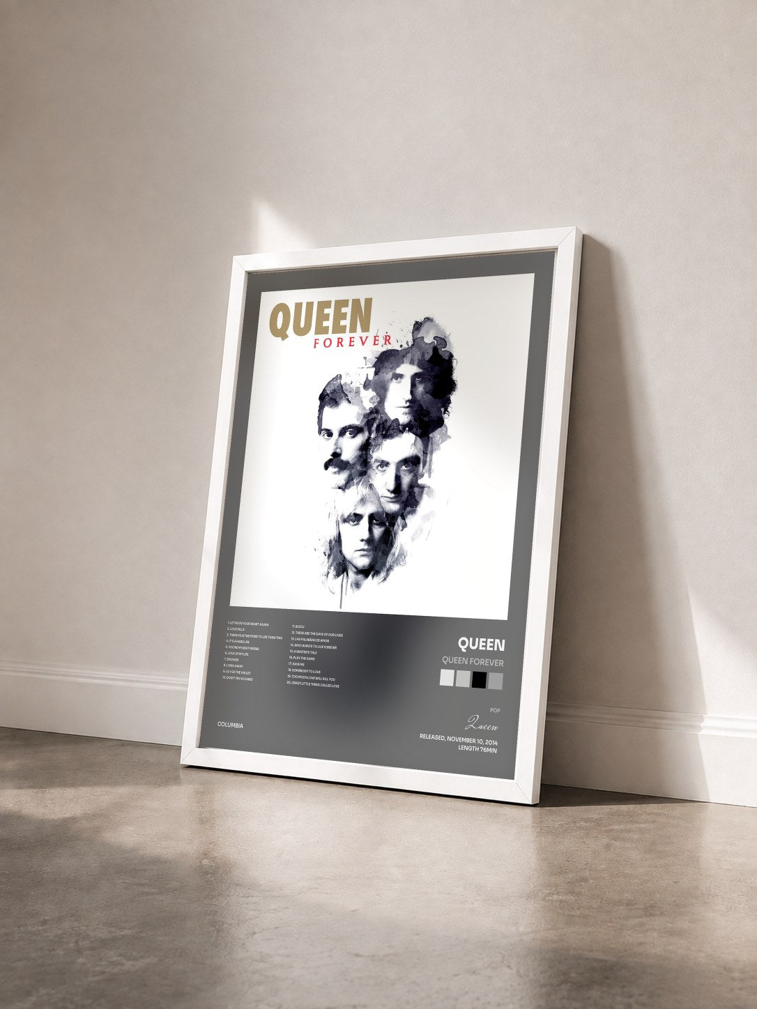 #blanc Tableau de l'album Queen Forever de Queen vu de trois quarts, cadre blanc