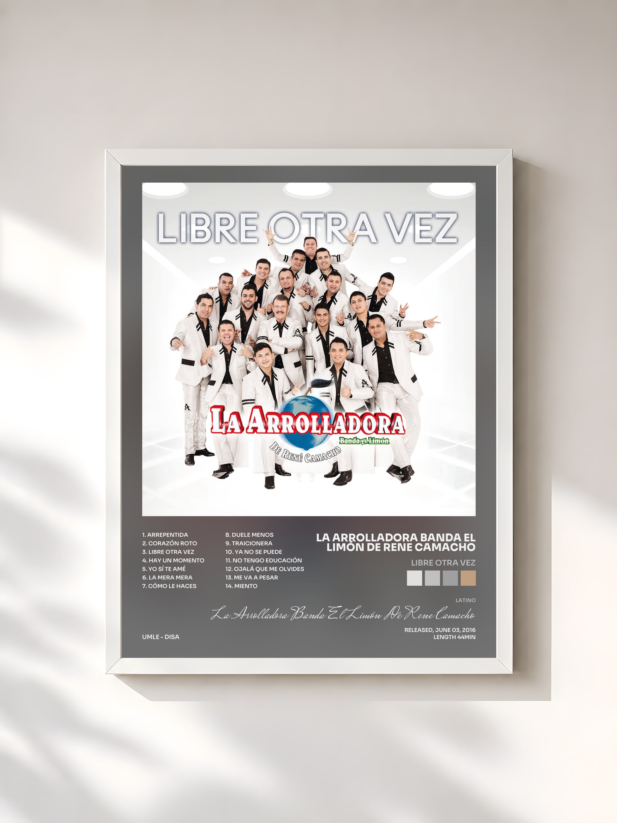#blanc Tableau de l'album Libre Otra Vez de La Arrolladora Banda El Limón De Rene Camacho, cadre blanc, imprimé et encadré en France