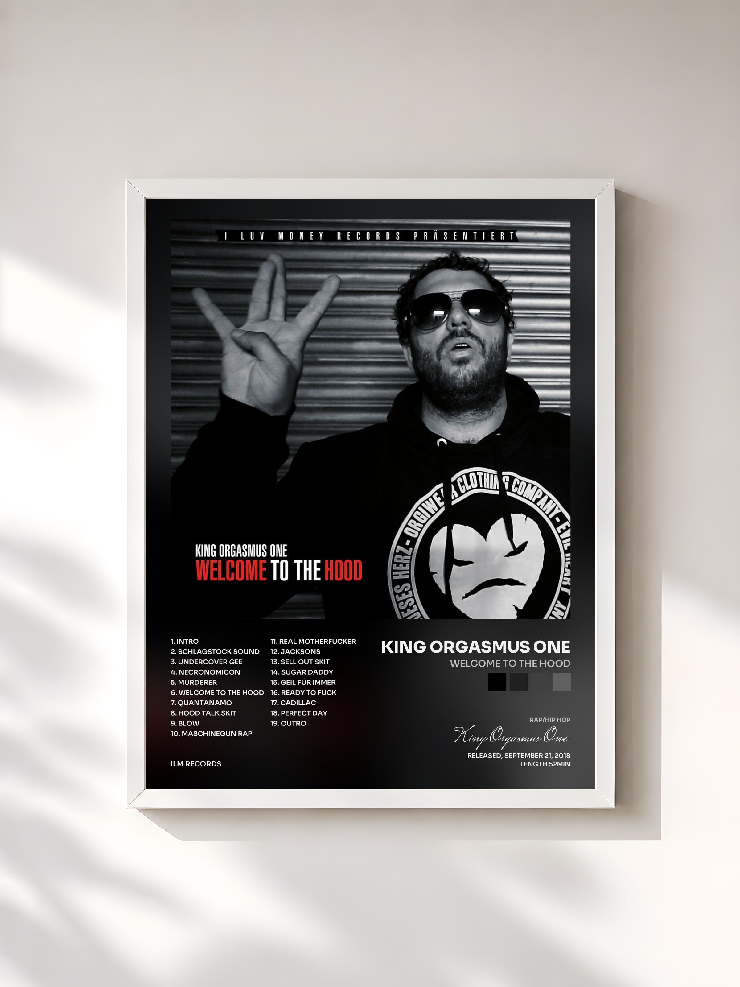 #blanc Tableau de l'album Welcome to the Hood de King Orgasmus One, cadre blanc, imprimé et encadré en France