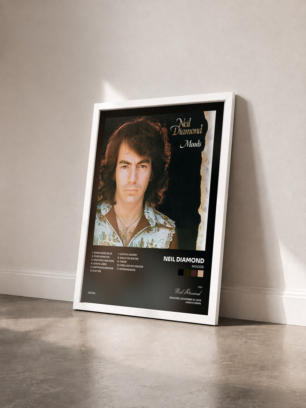 #blanc Moods von Neil Diamond als gerahmter Kunstdruck von schräg gesehen, weißer Rahmen