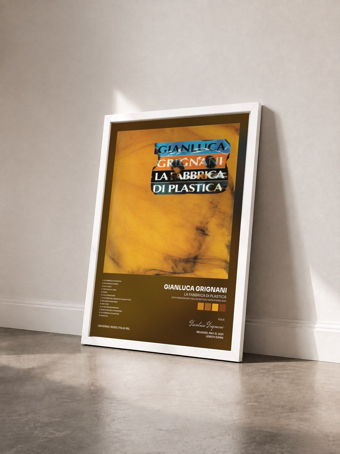#blanc Tableau de l'album La Fabbrica Di Plastica (25th Anniversary Deluxe Edition / Remastered 2021) de Gianluca Grignani vu de trois quarts, cadre blanc