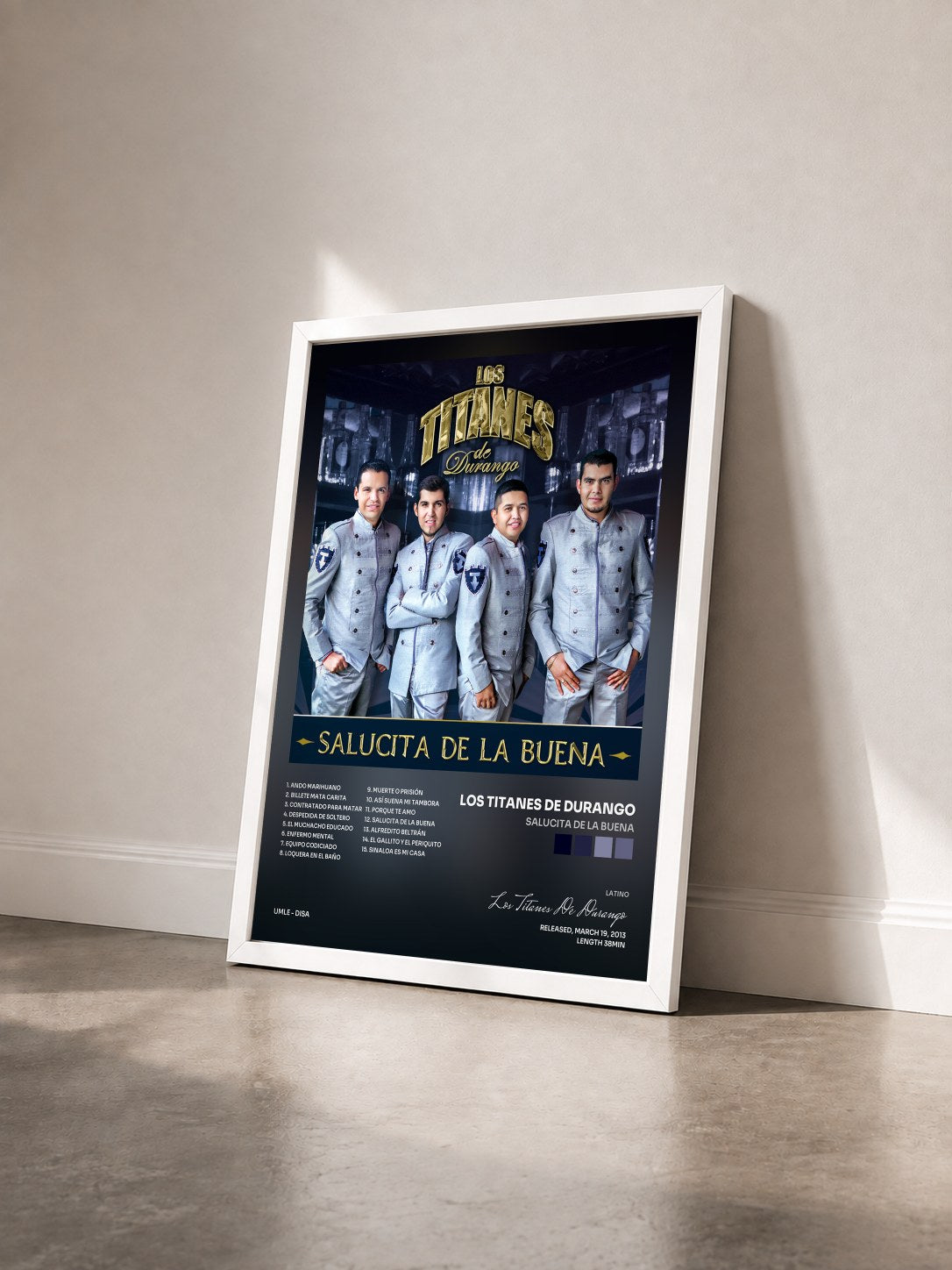 #blanc Tableau de l'album Salucita De La Buena de Los Titanes De Durango vu de trois quarts, cadre blanc