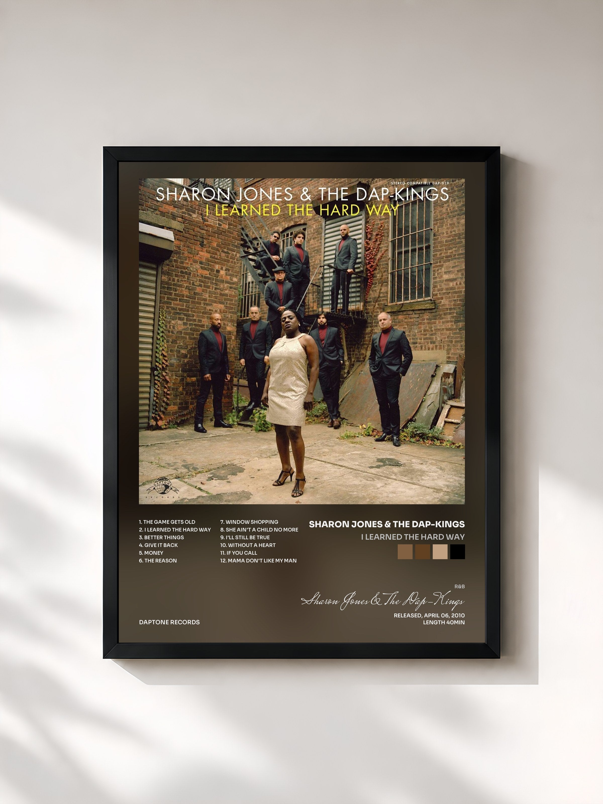 #noir Tableau de l'album I Learned the Hard Way de Sharon Jones & The Dap-Kings, cadre noir, imprimé et encadré en France