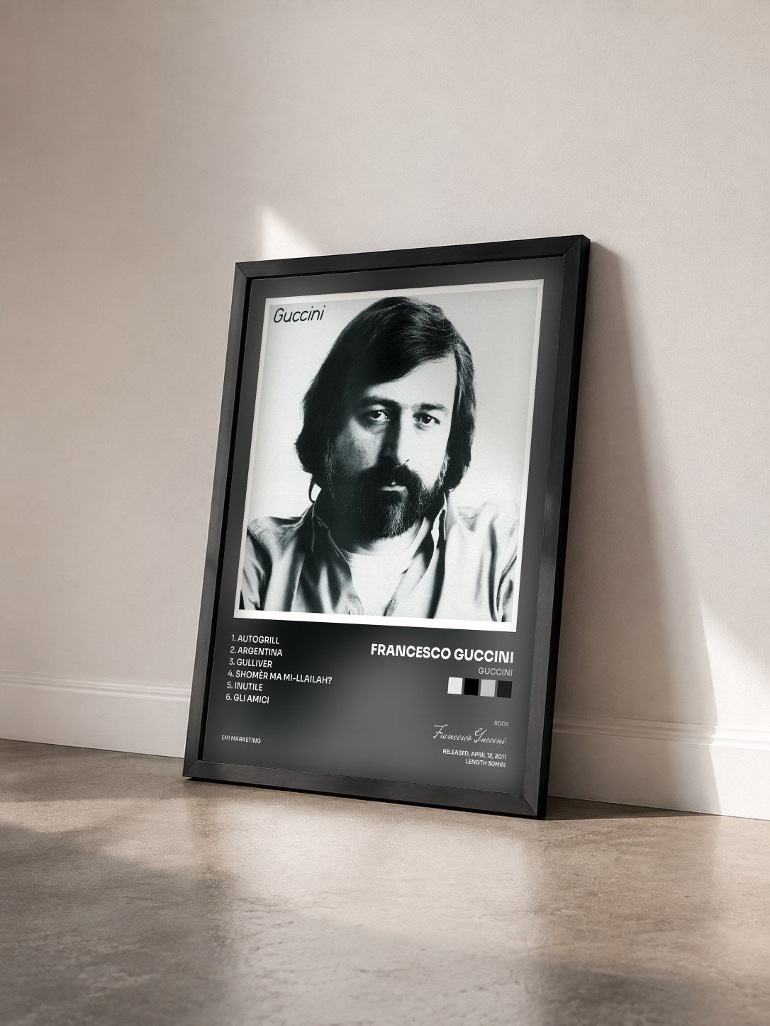 #noir Tableau de l'album Guccini de Francesco Guccini vu de trois quarts, cadre noir