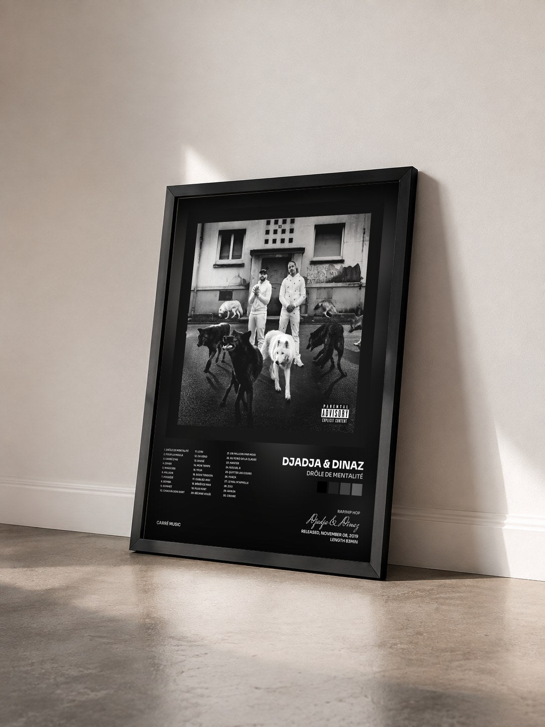 #noir Tableau de l'album Drôle de mentalité de Djadja & Dinaz vu de trois quarts, cadre noir